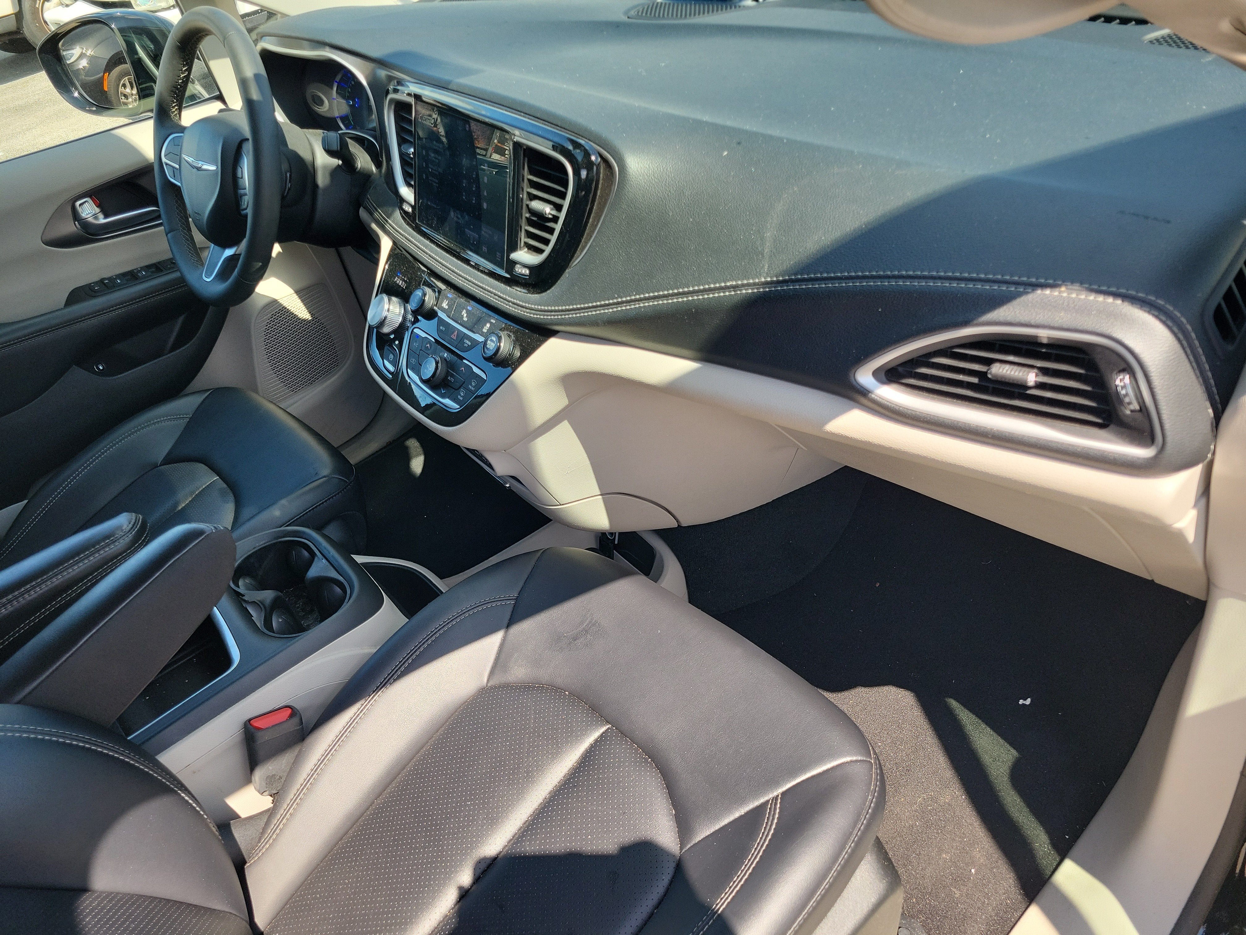 2024 Chrysler Pacifica Hybrid Select
