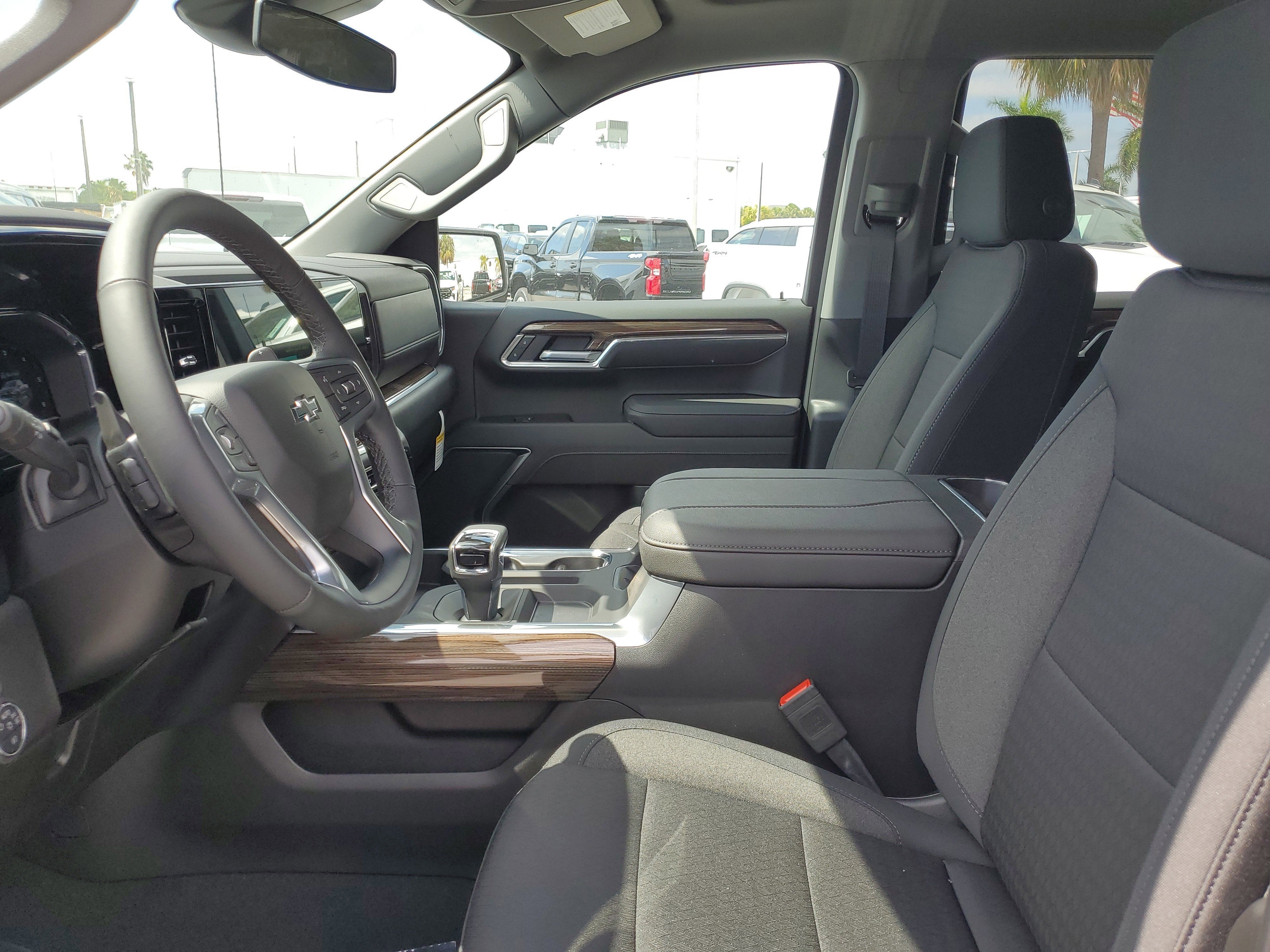 2025 Chevrolet Silverado 1500 RST