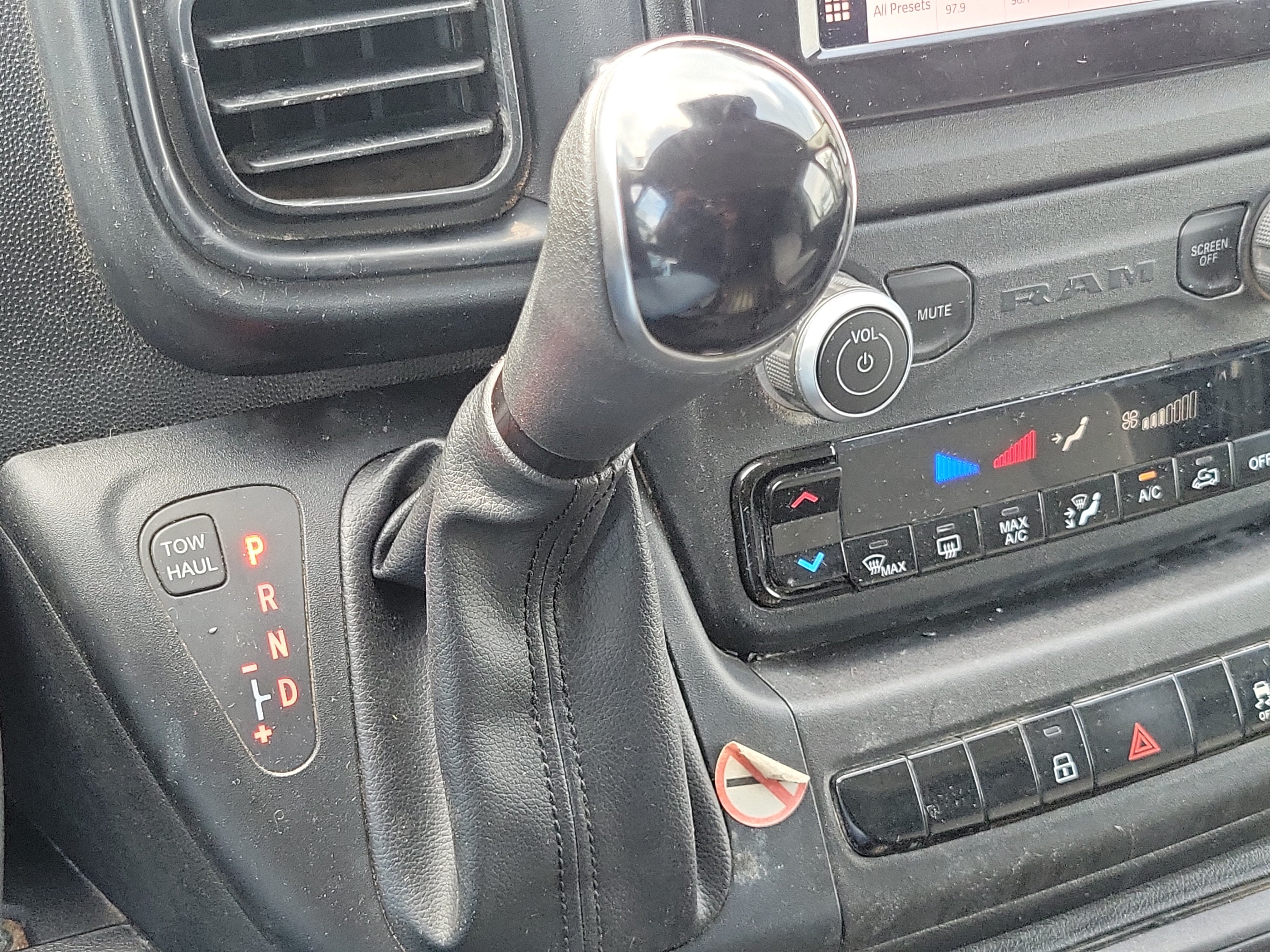2024 RAM ProMaster Cargo Van Tradesman