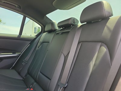 2023 BMW 3 Series 330i