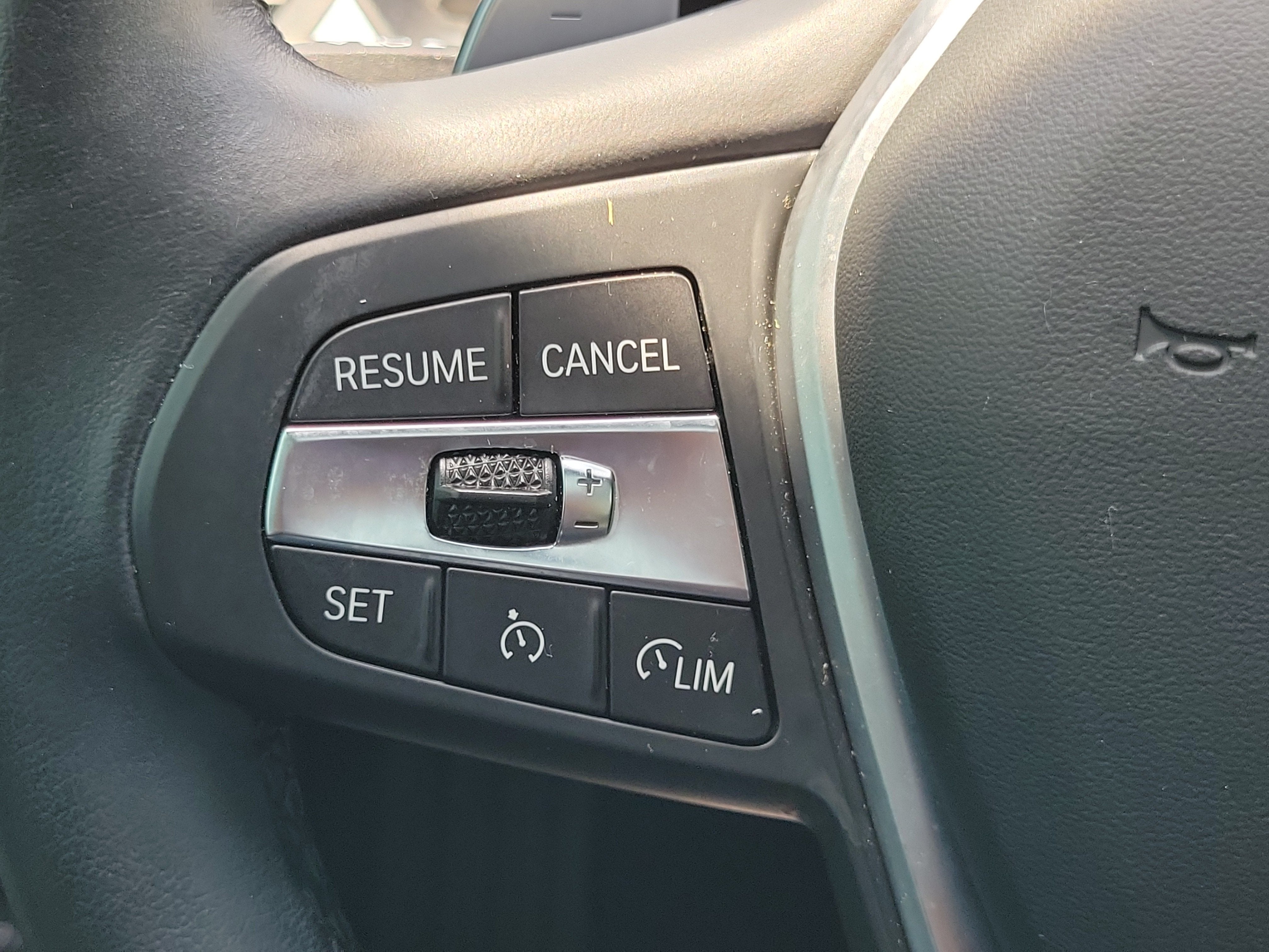 2023 BMW 3 Series 330i
