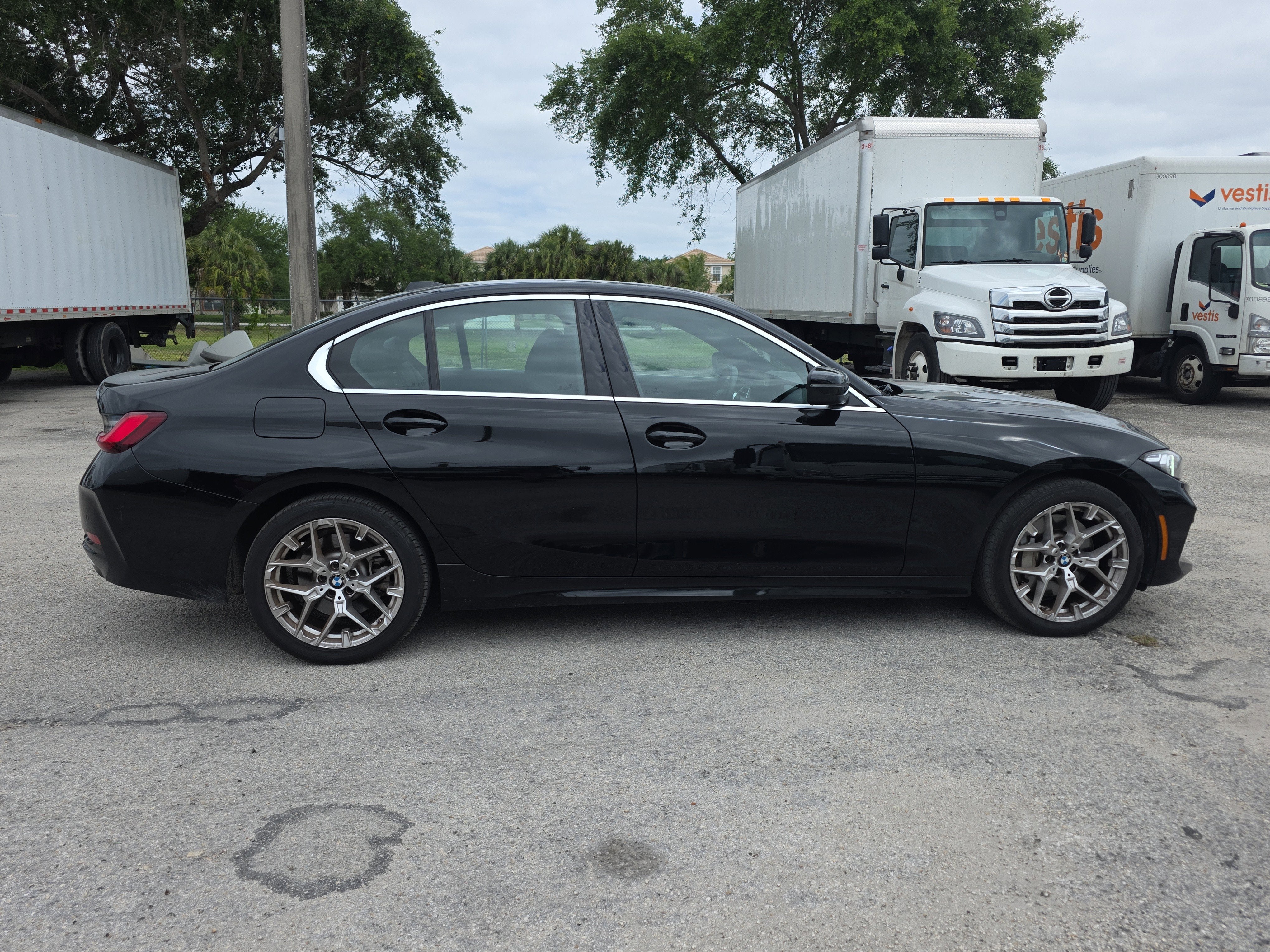 2025 BMW 3 Series 330i xDrive