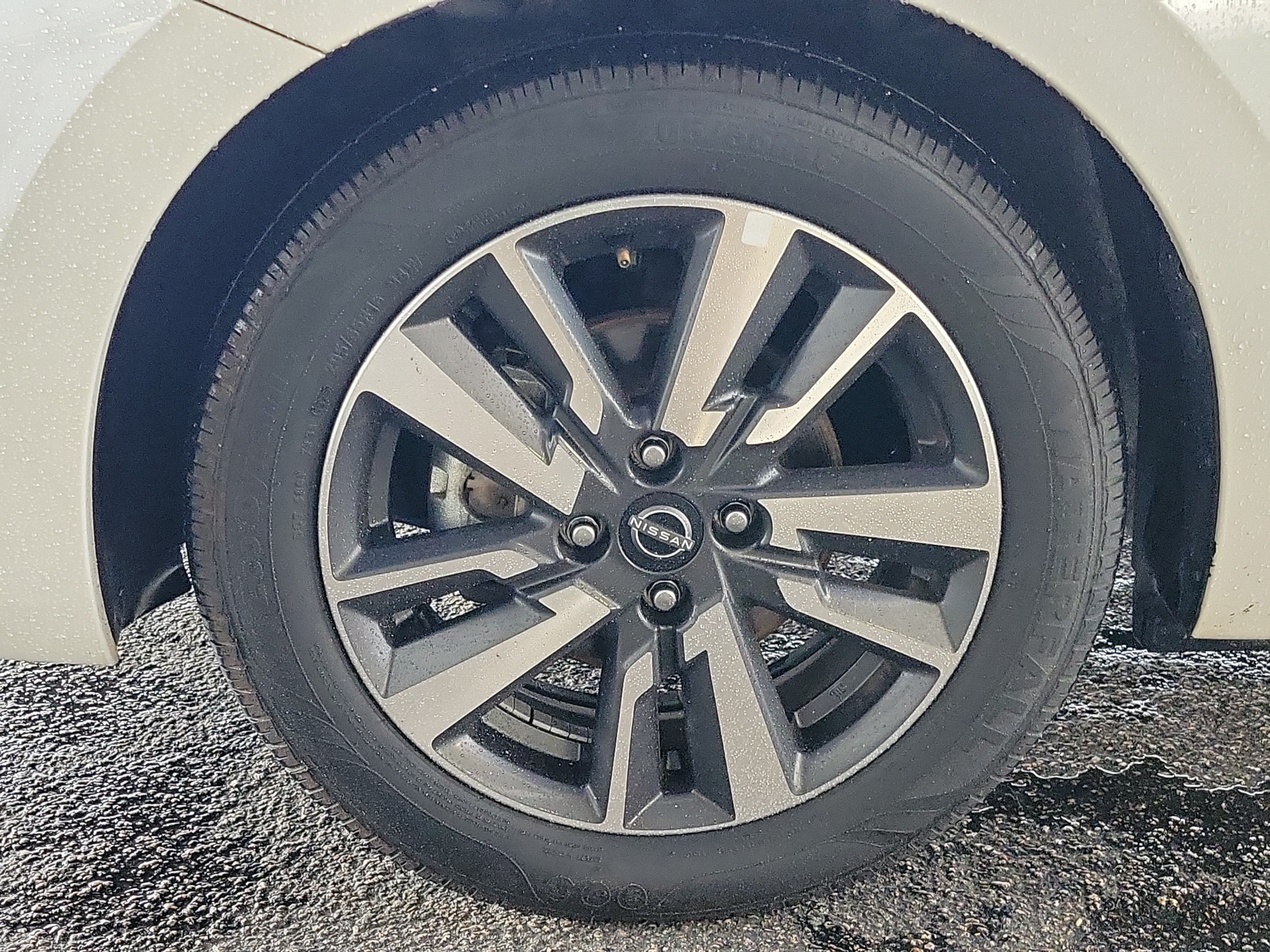 2024 Nissan Versa SV