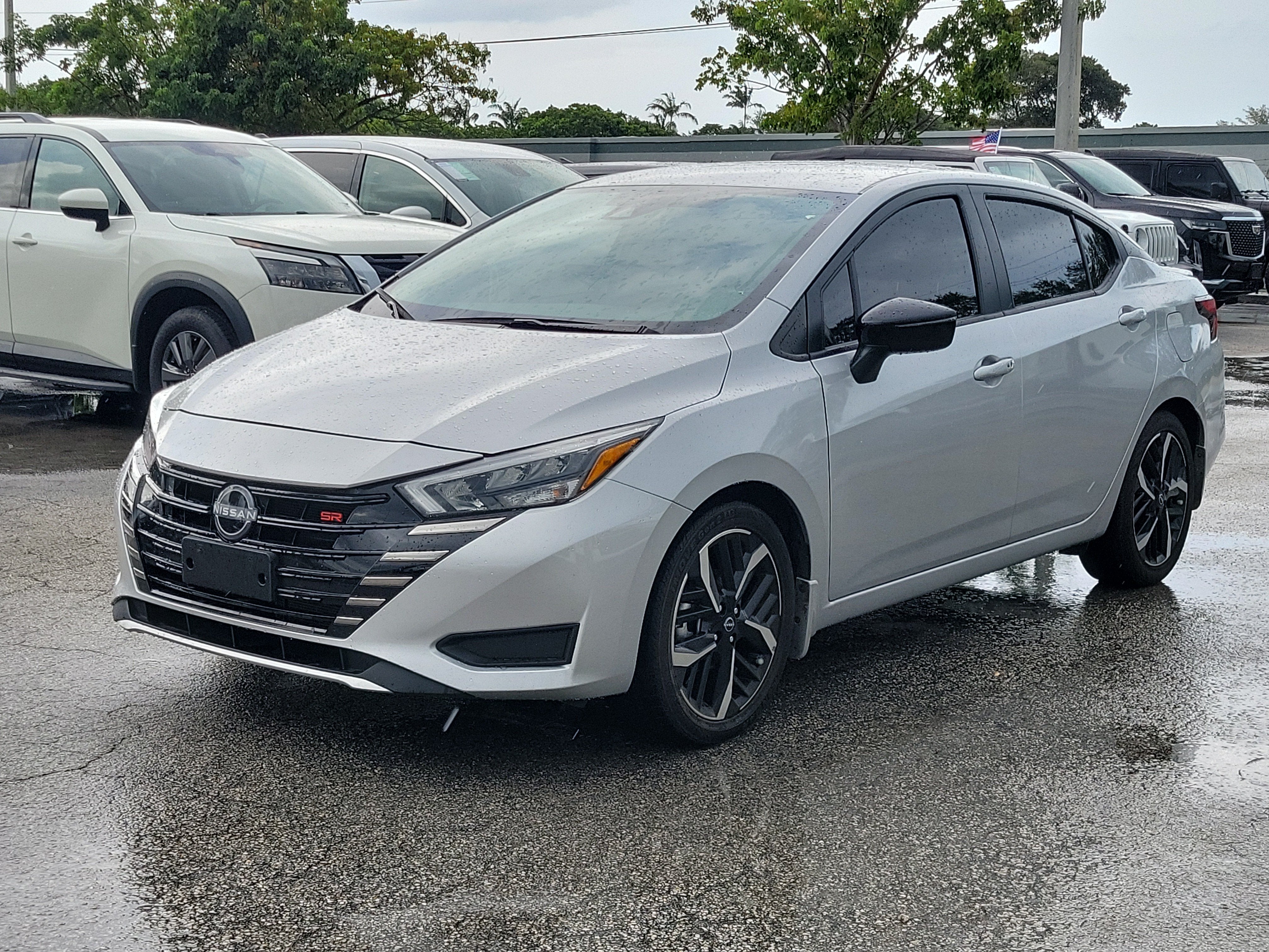 2025 Nissan Versa SR