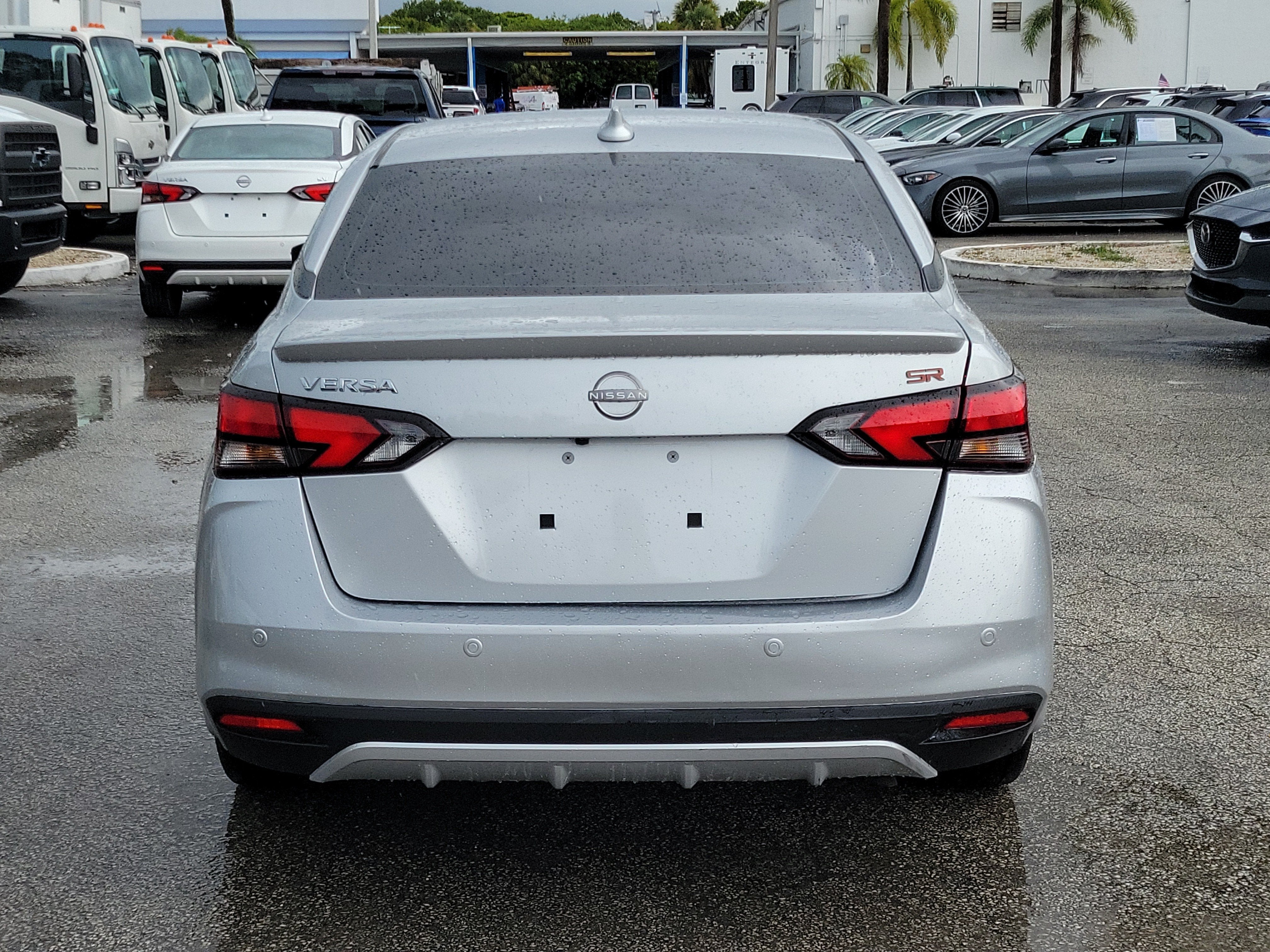 2025 Nissan Versa SR