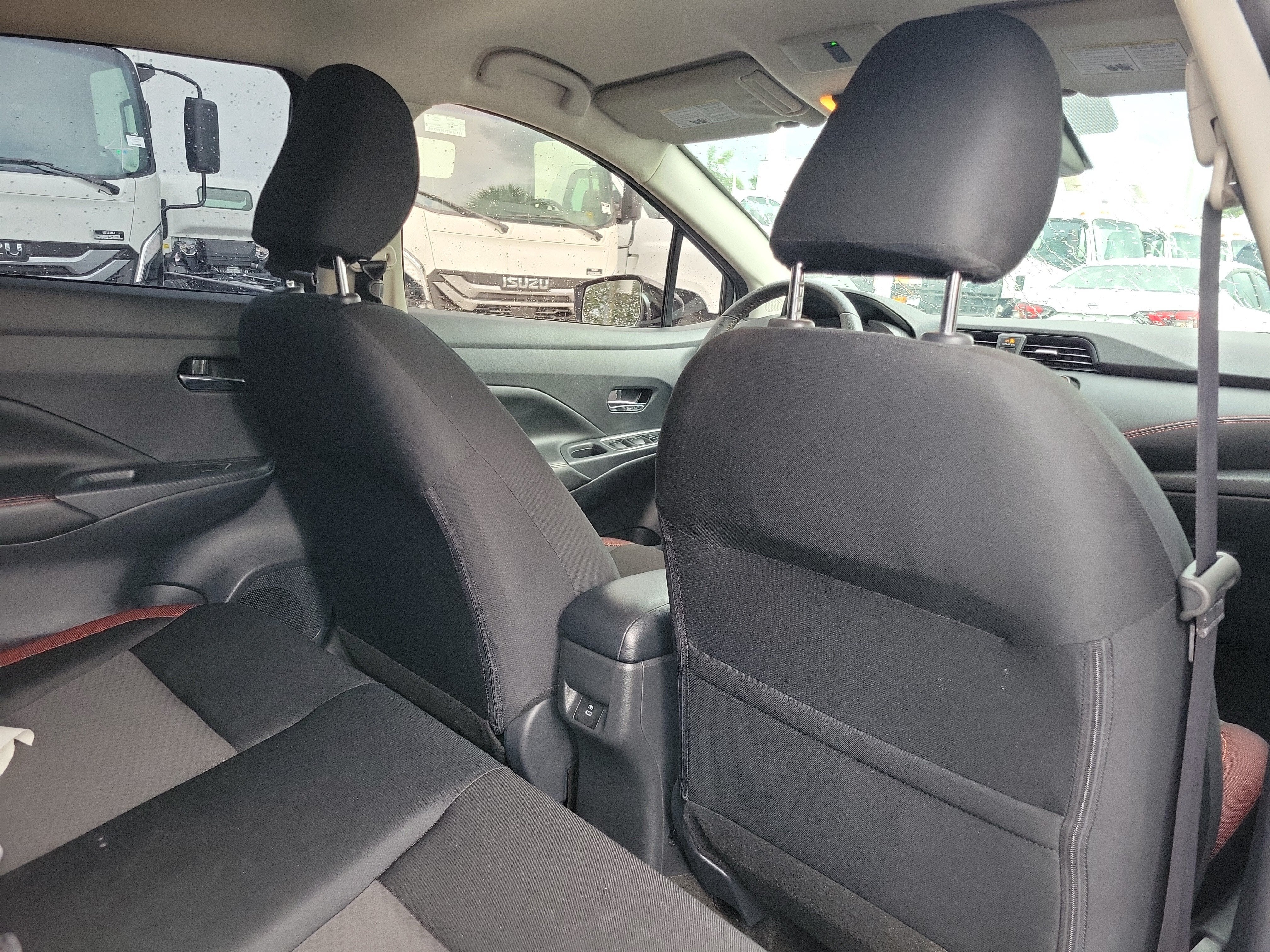 2025 Nissan Versa SR