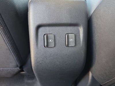 2022 Nissan Kicks SR