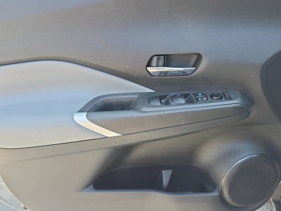 2022 Nissan Kicks SR