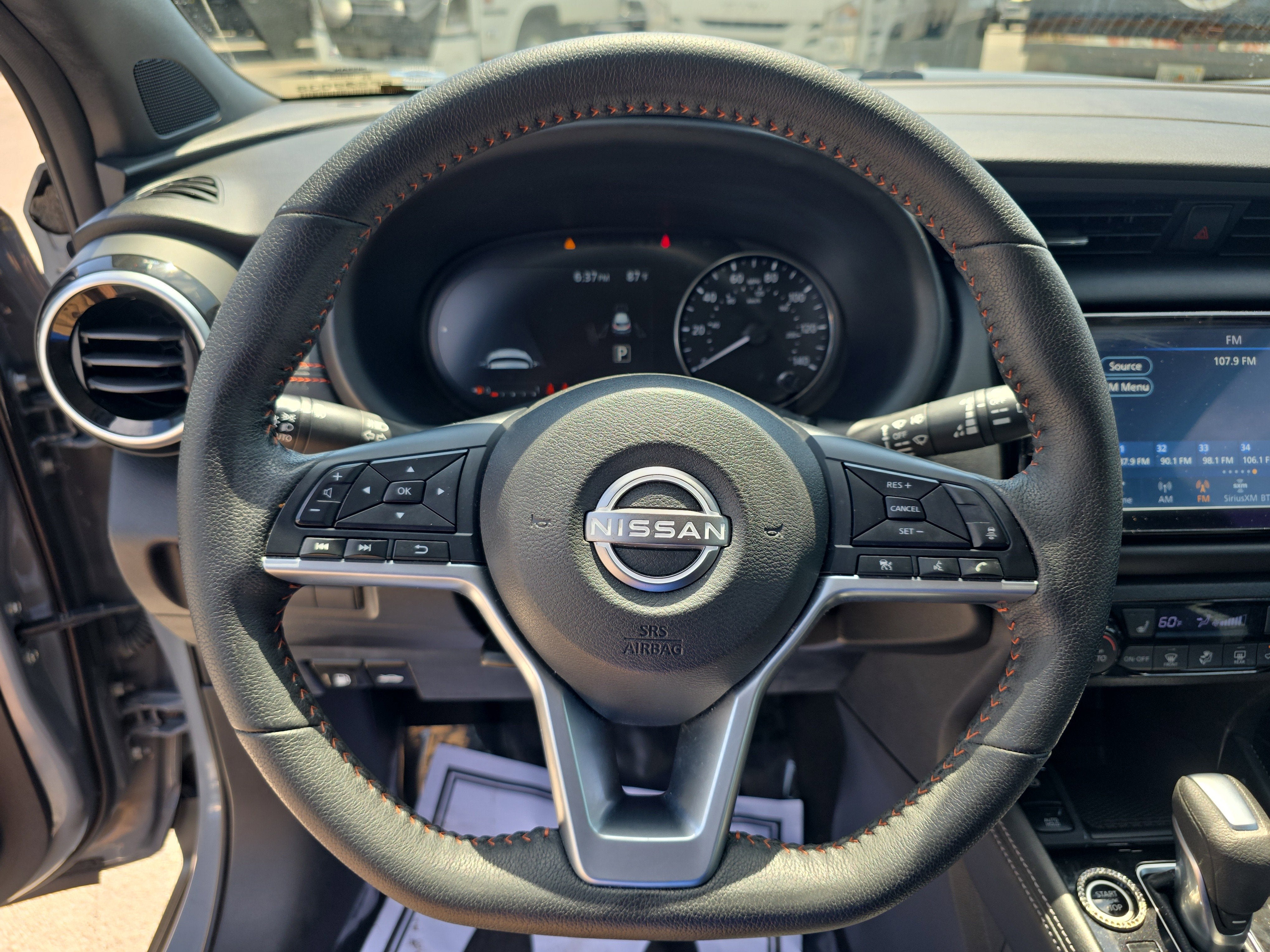 2022 Nissan Kicks SR