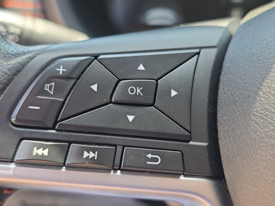 2022 Nissan Kicks SR