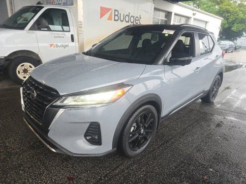 2021 Nissan Kicks SR