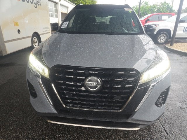 2021 Nissan Kicks SR