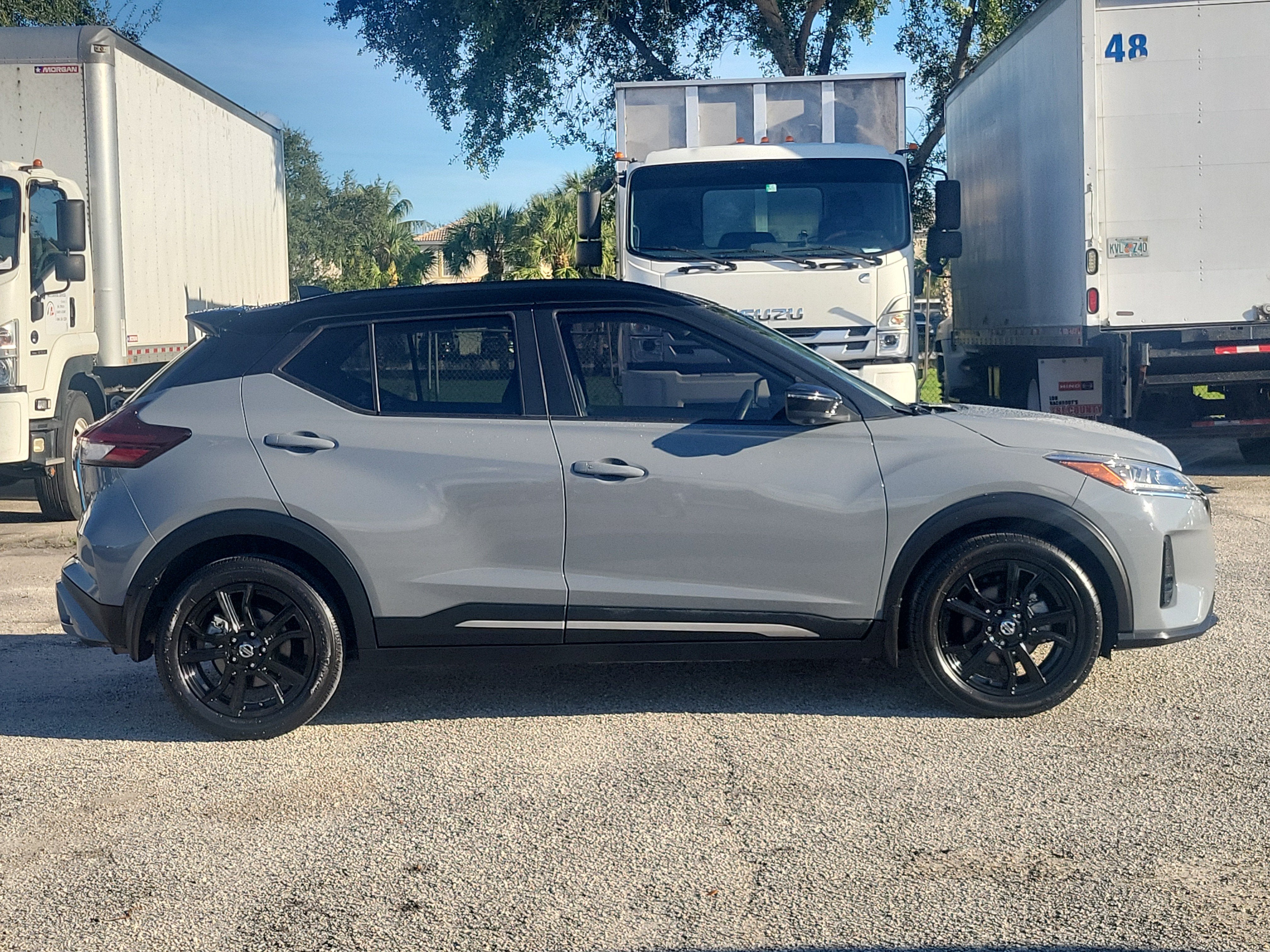 2021 Nissan Kicks SR