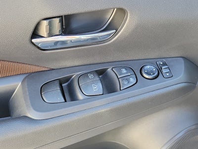 2021 Nissan Kicks SR