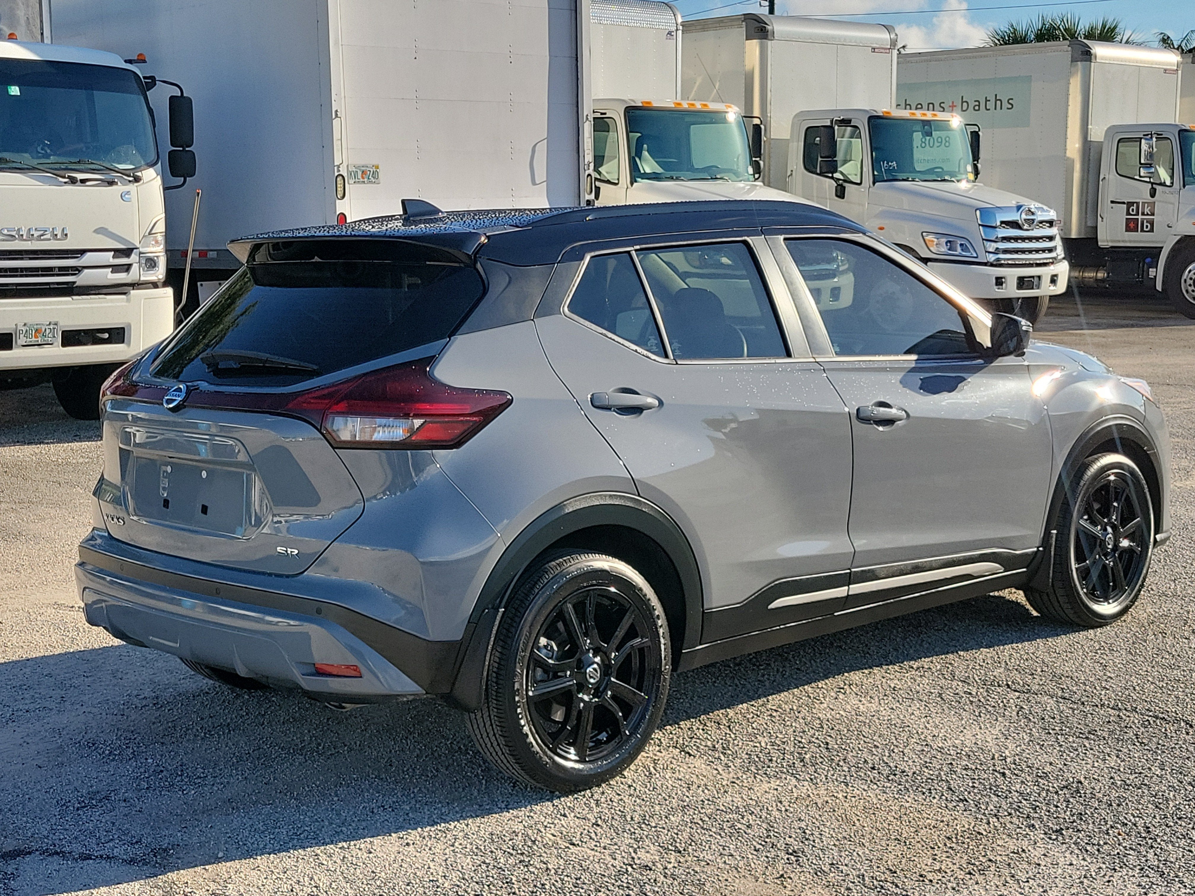 2021 Nissan Kicks SR