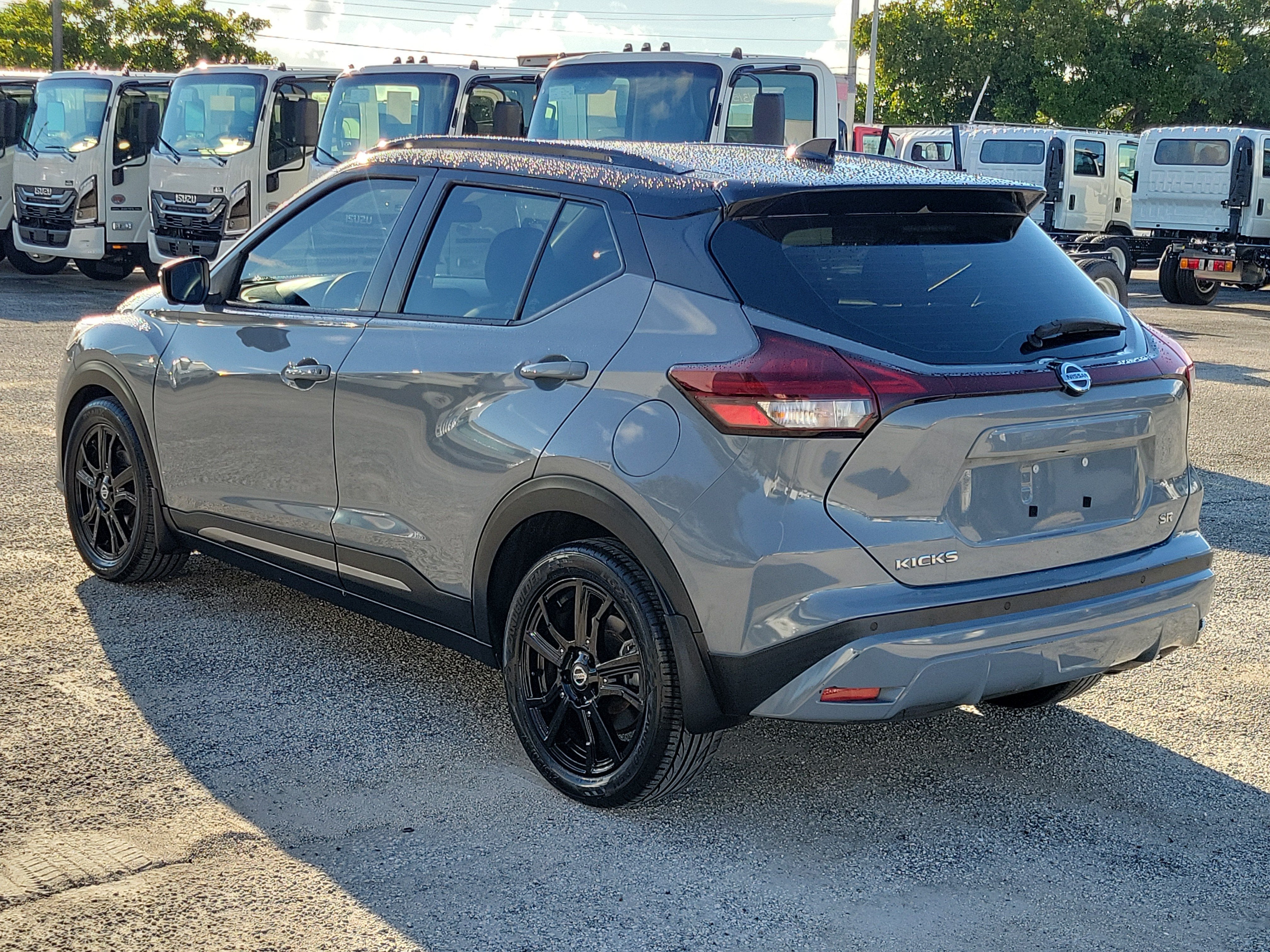 2021 Nissan Kicks SR