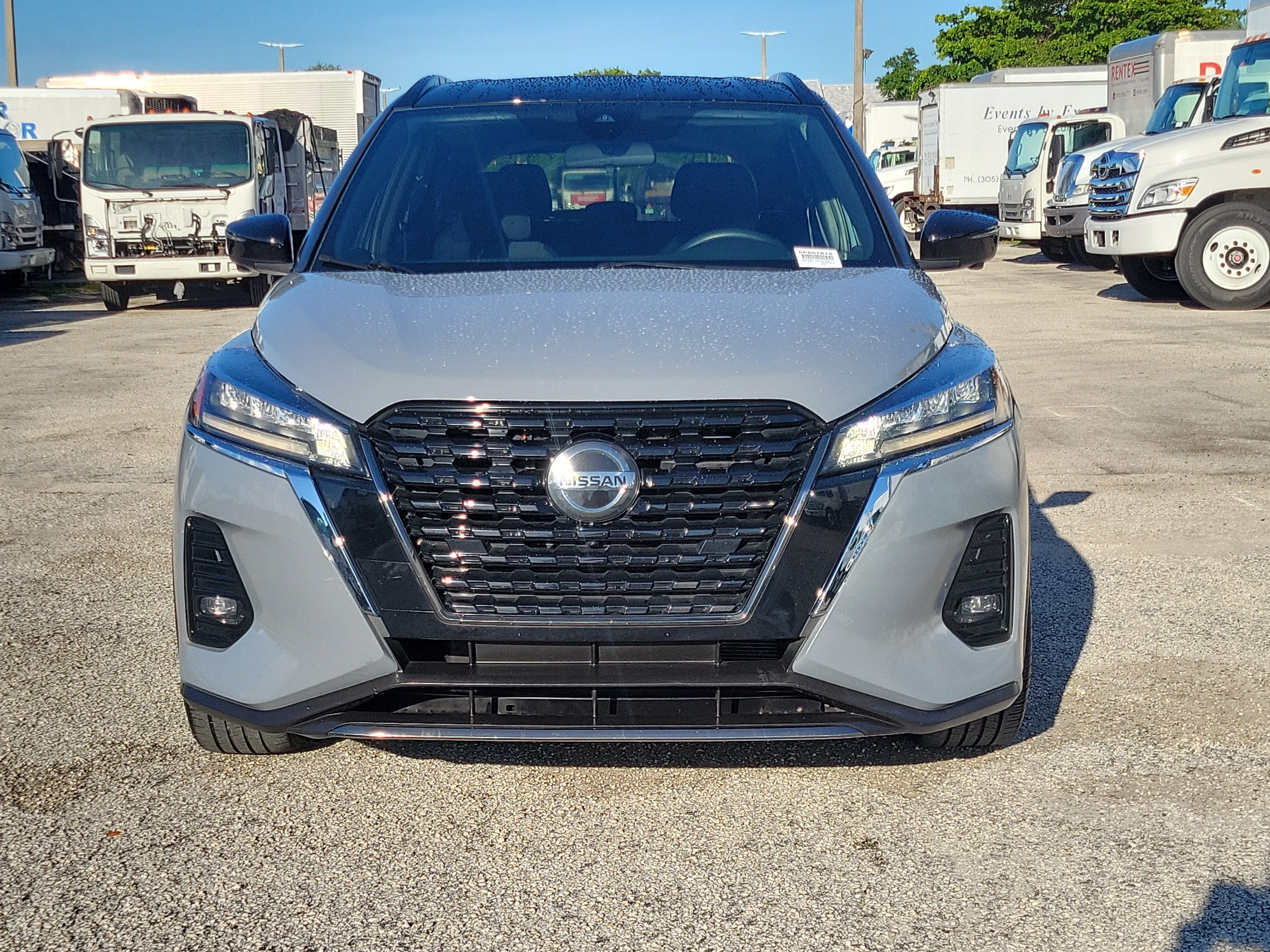 2021 Nissan Kicks SR