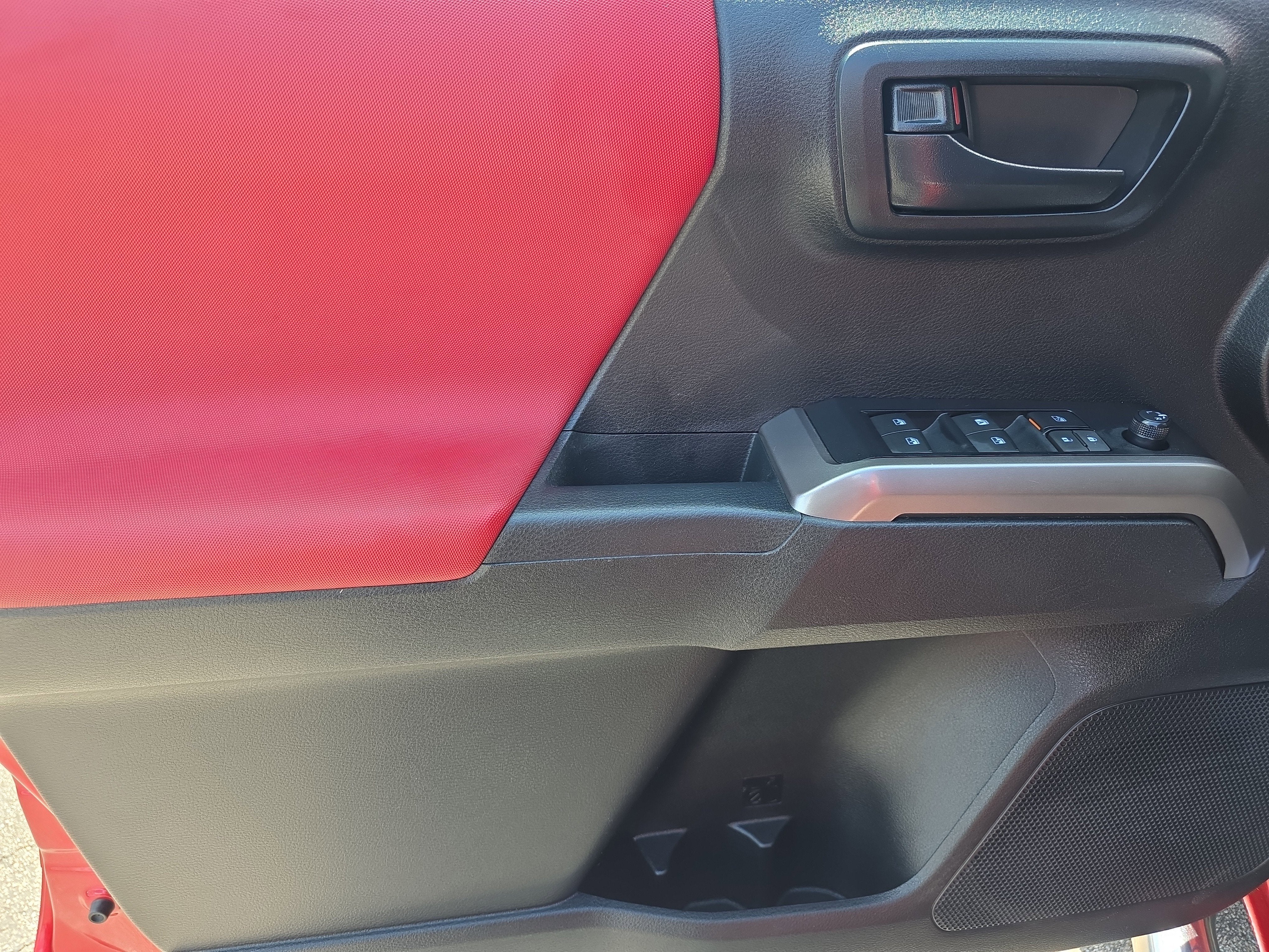 2022 Toyota Tacoma 4WD SR