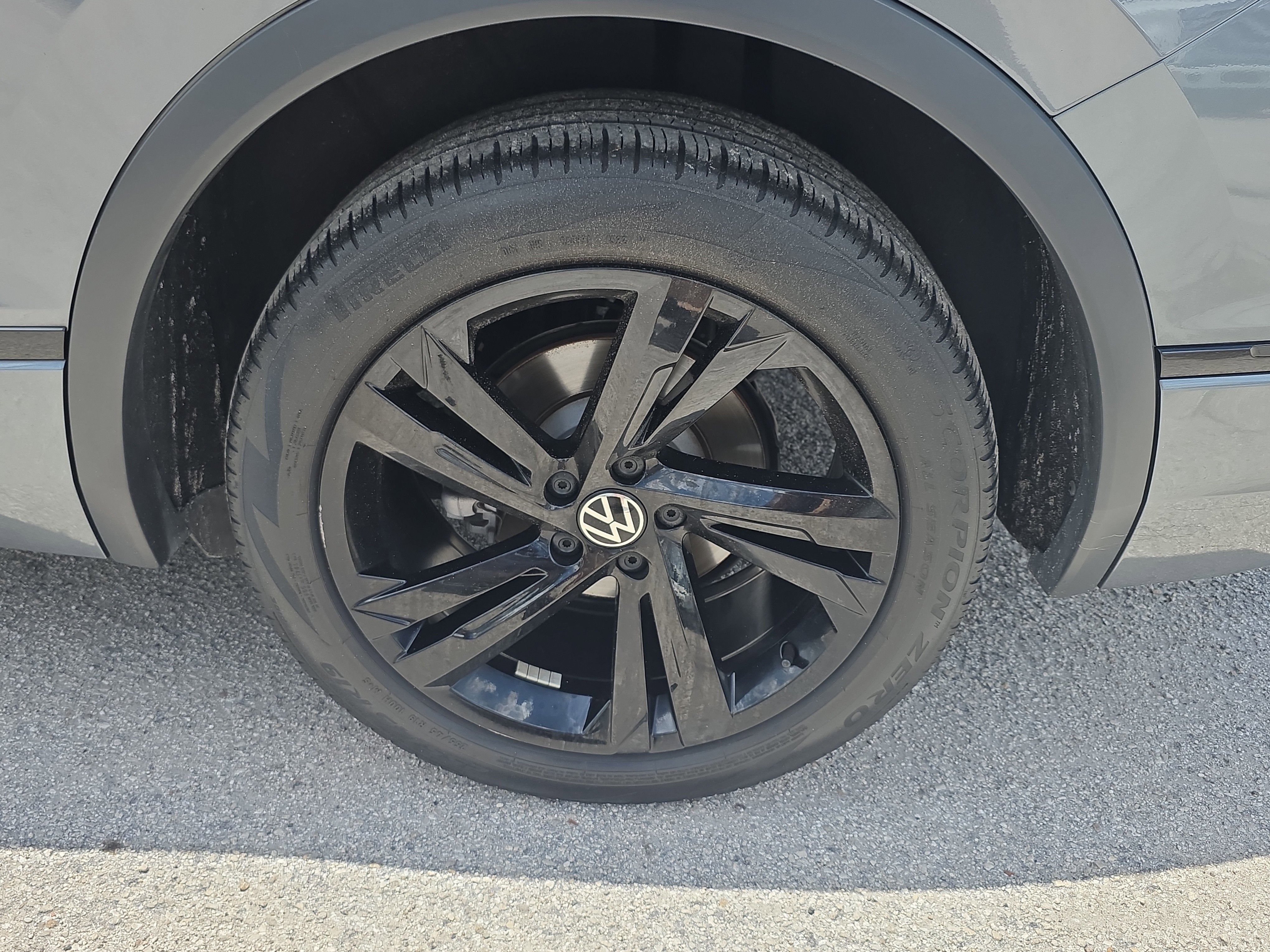 2023 Volkswagen Tiguan SE R-Line Black