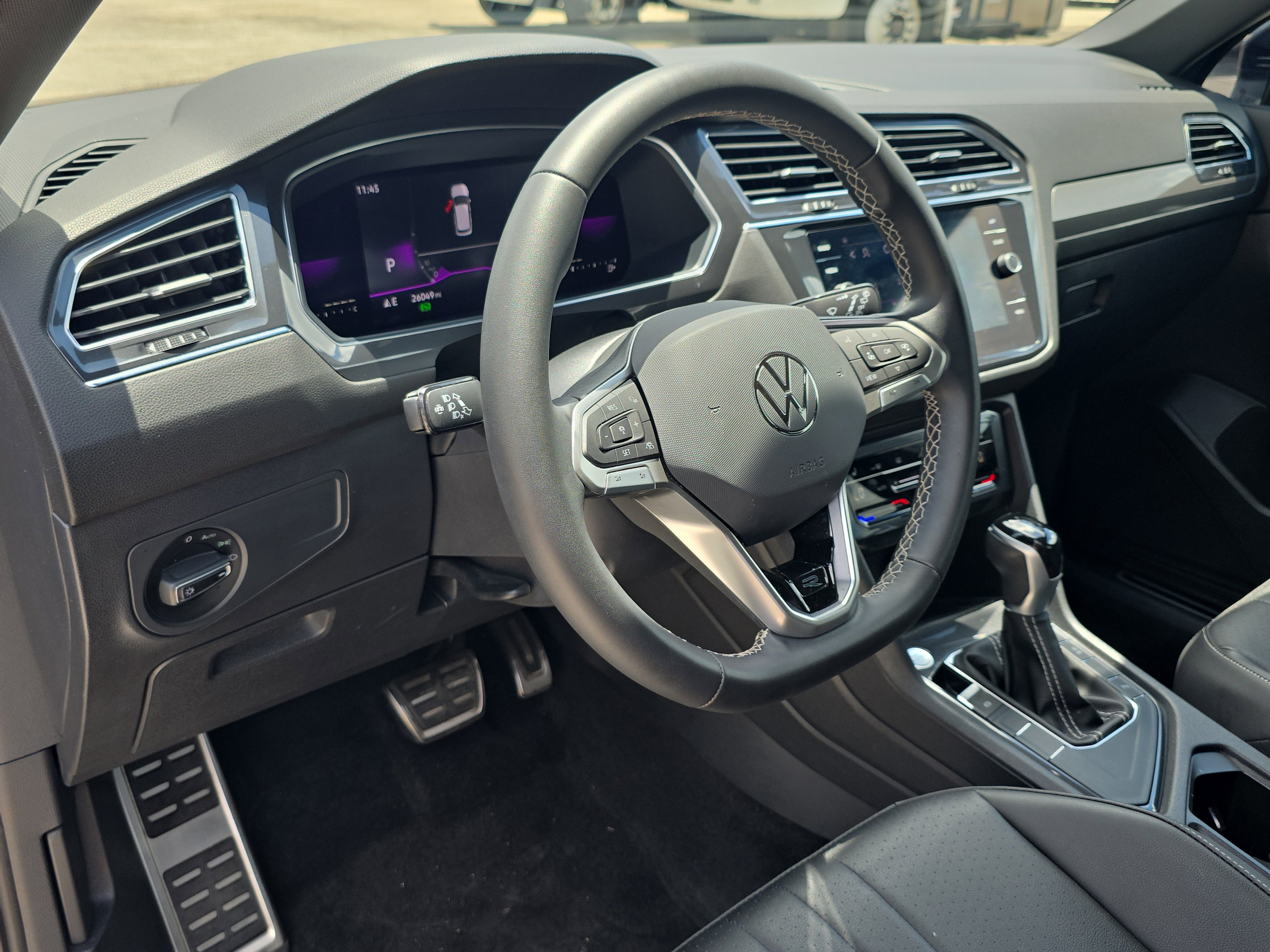 2023 Volkswagen Tiguan SE R-Line Black