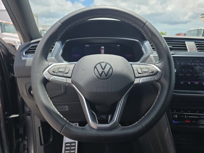 2023 Volkswagen Tiguan SE R-Line Black
