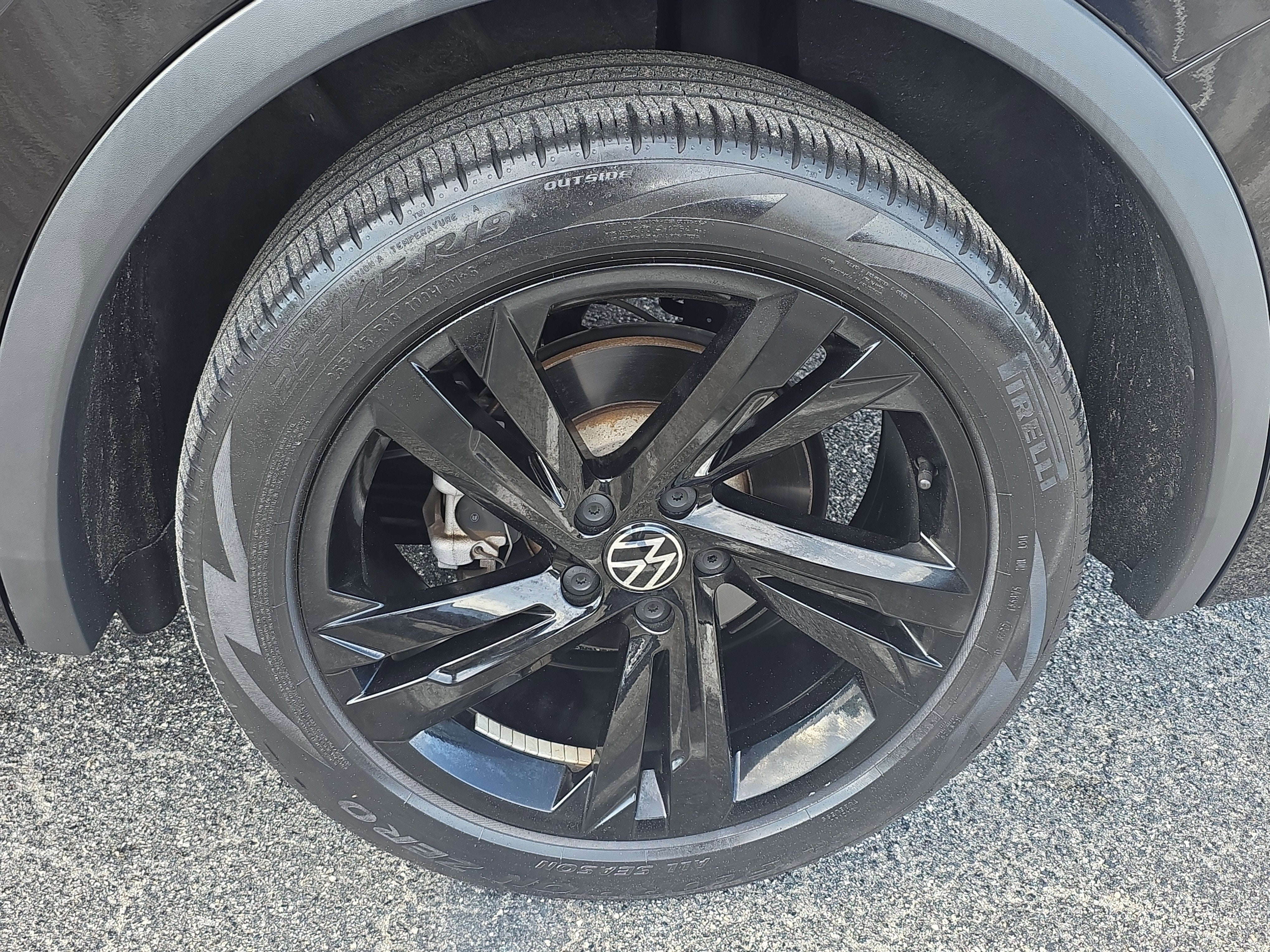 2023 Volkswagen Tiguan SE R-Line Black