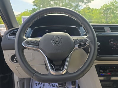 2023 Volkswagen Tiguan SE R-Line Black
