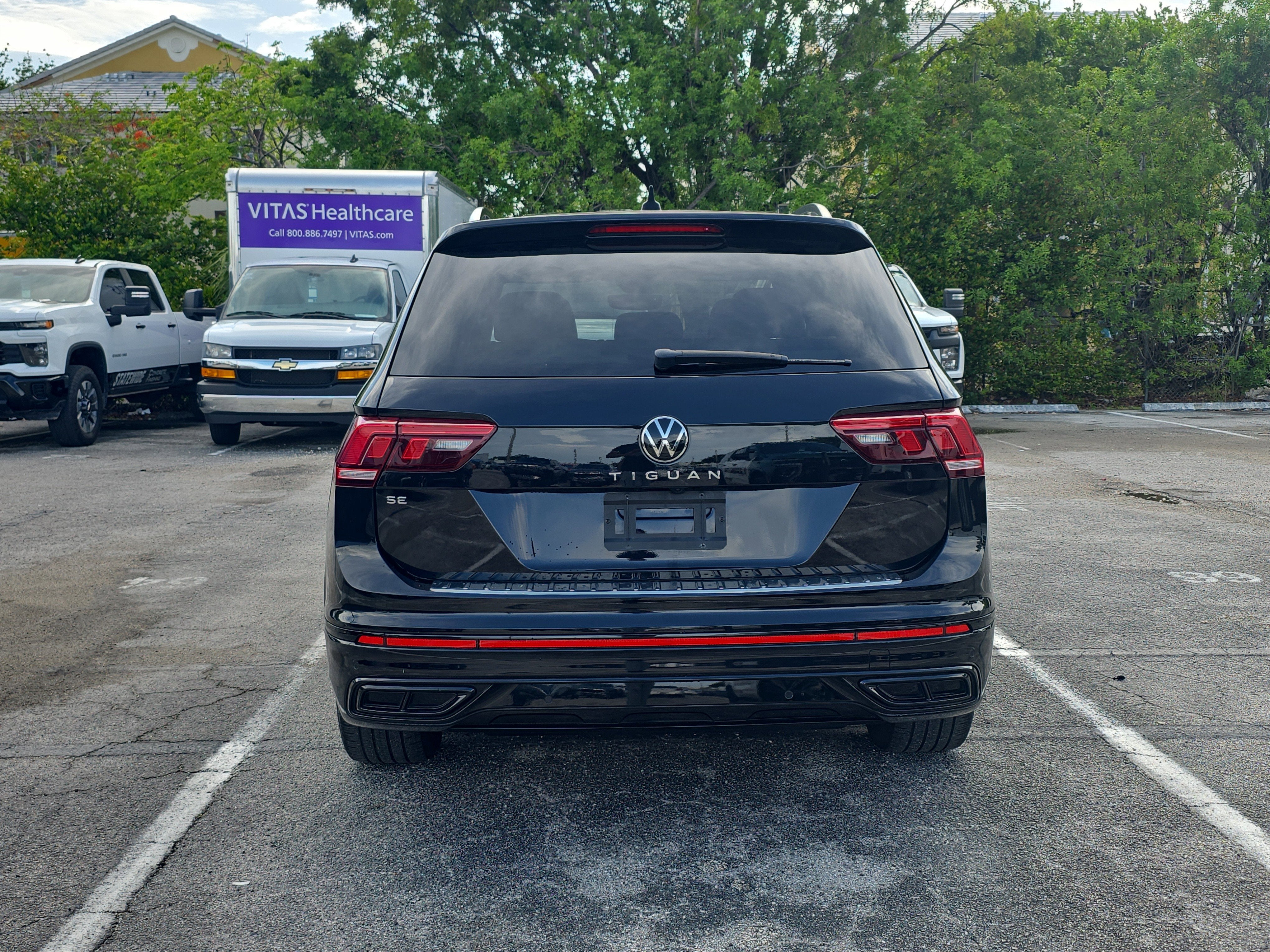 2023 Volkswagen Tiguan SE R-Line Black