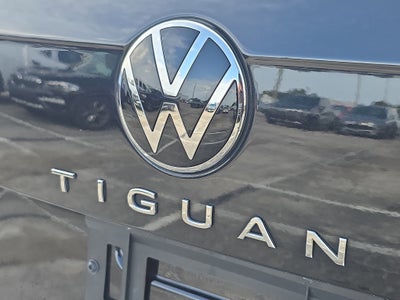 2023 Volkswagen Tiguan SE R-Line Black