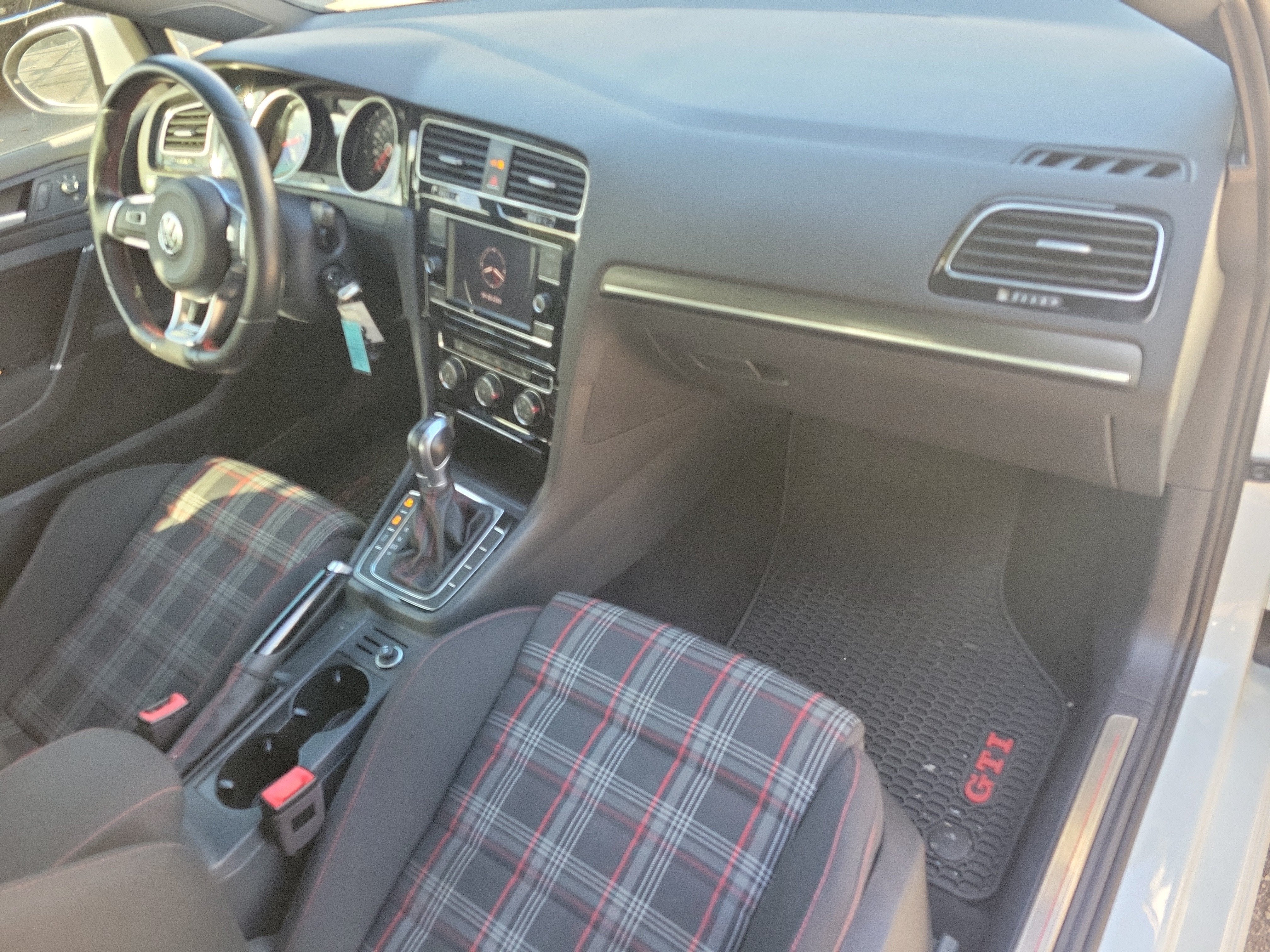 2018 Volkswagen Golf GTI S