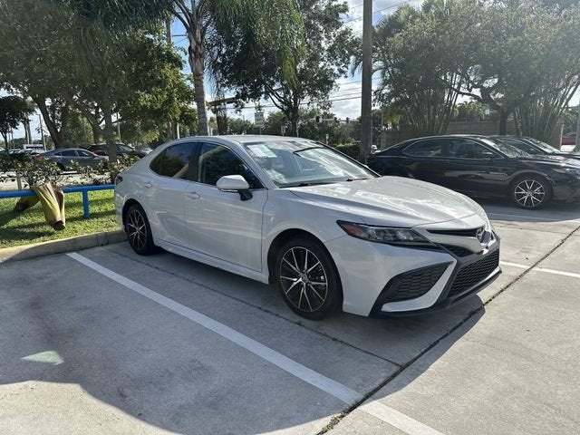 2024 Toyota Camry SE
