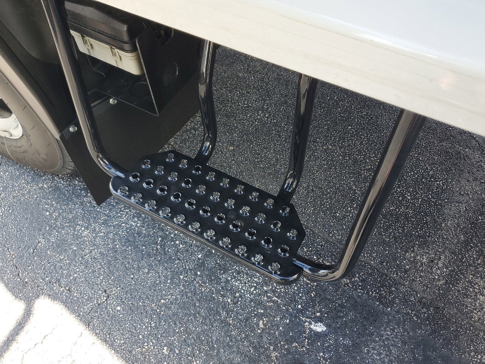 2024 Chevrolet Low Cab Forward 3500 Base