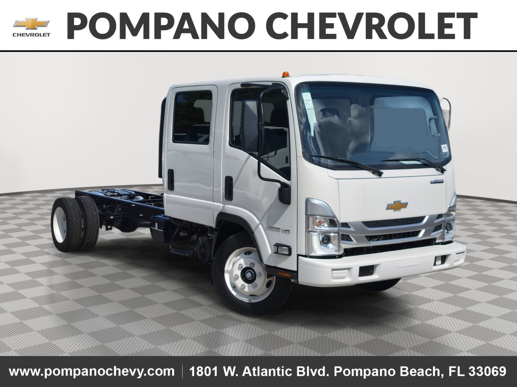 2025 Chevrolet Low Cab Forward 4500 Base