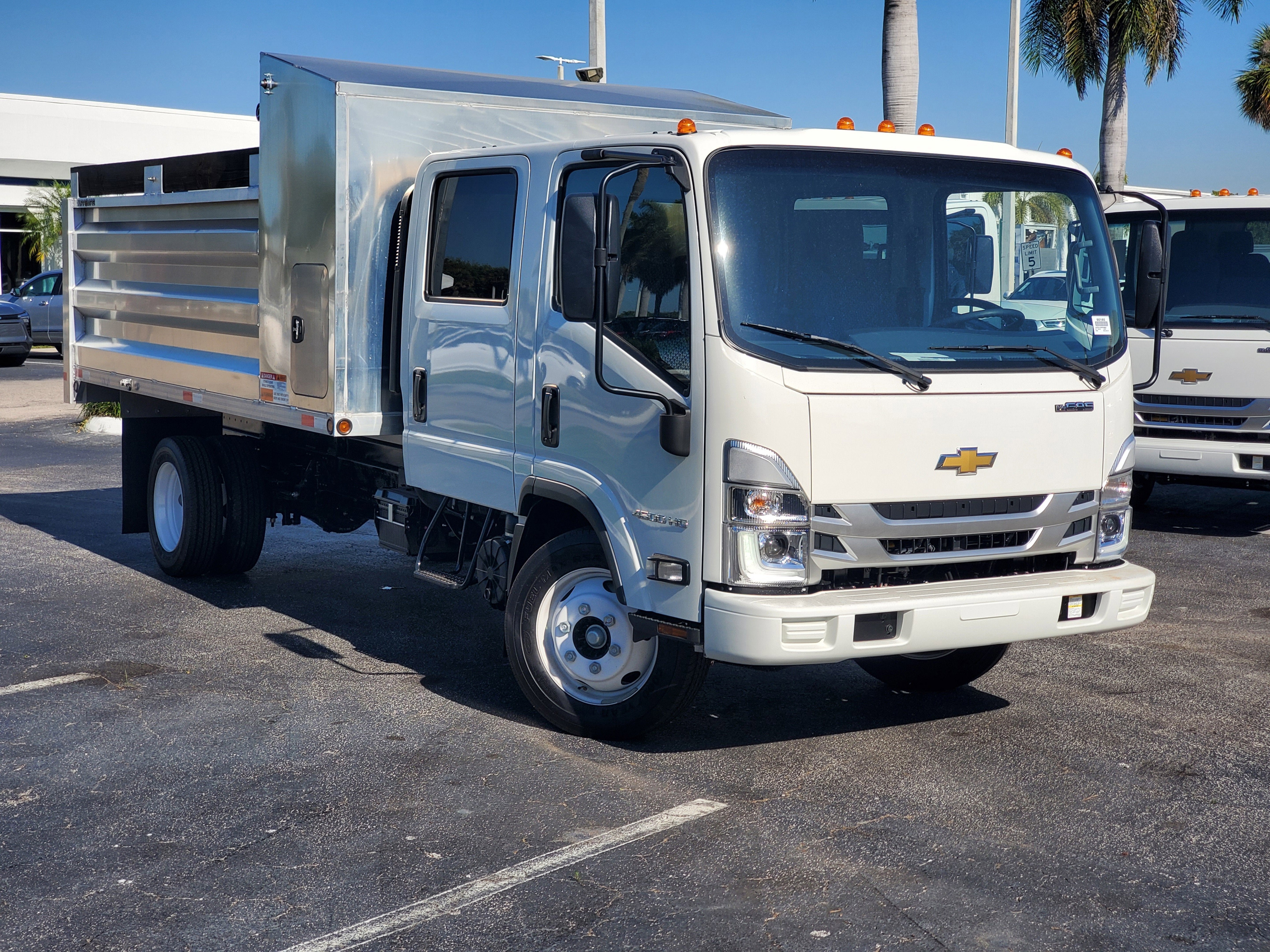 2025 Chevrolet Low Cab Forward 4500 Base
