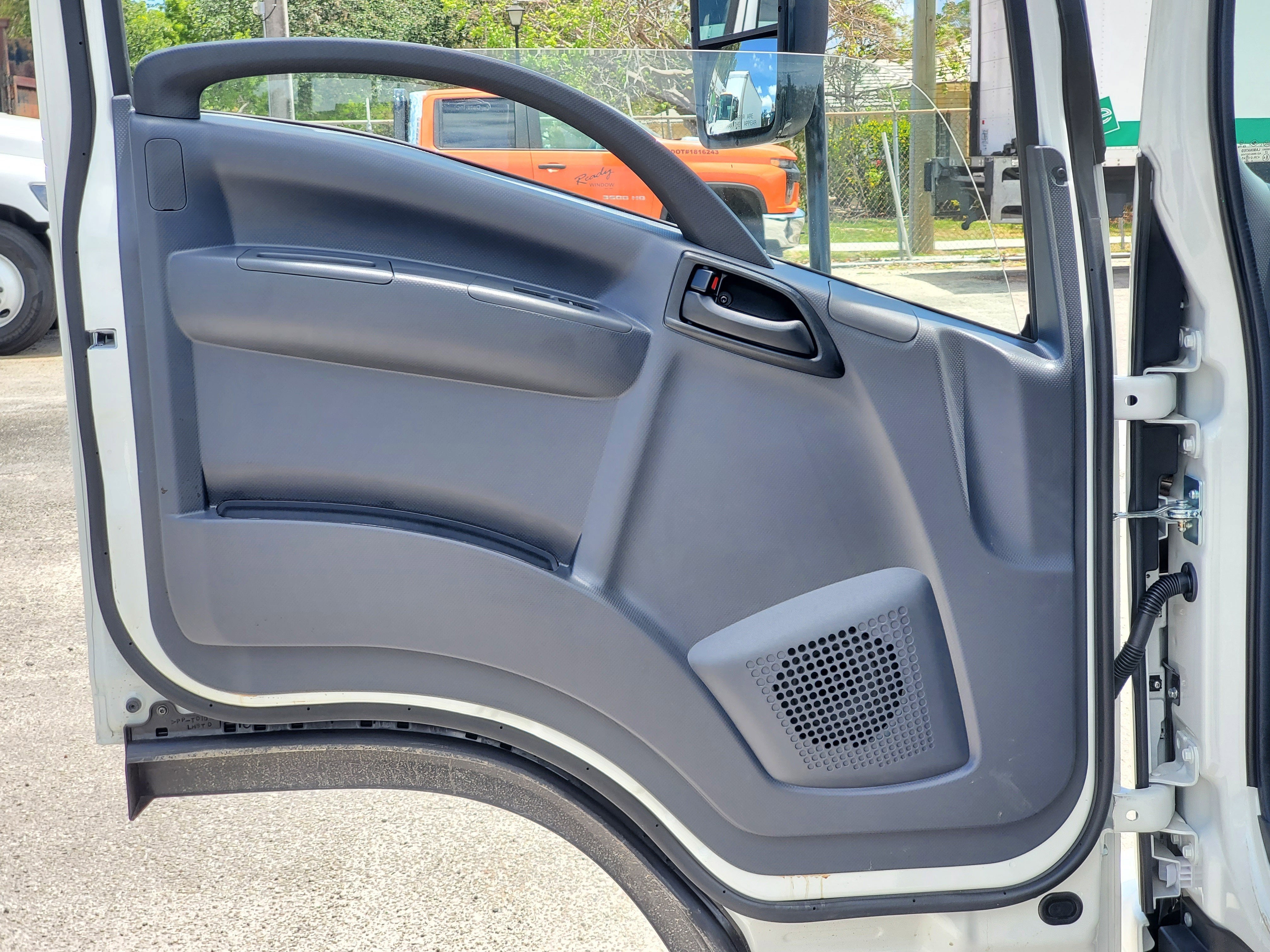 2025 Chevrolet Low Cab Forward 4500 1WT