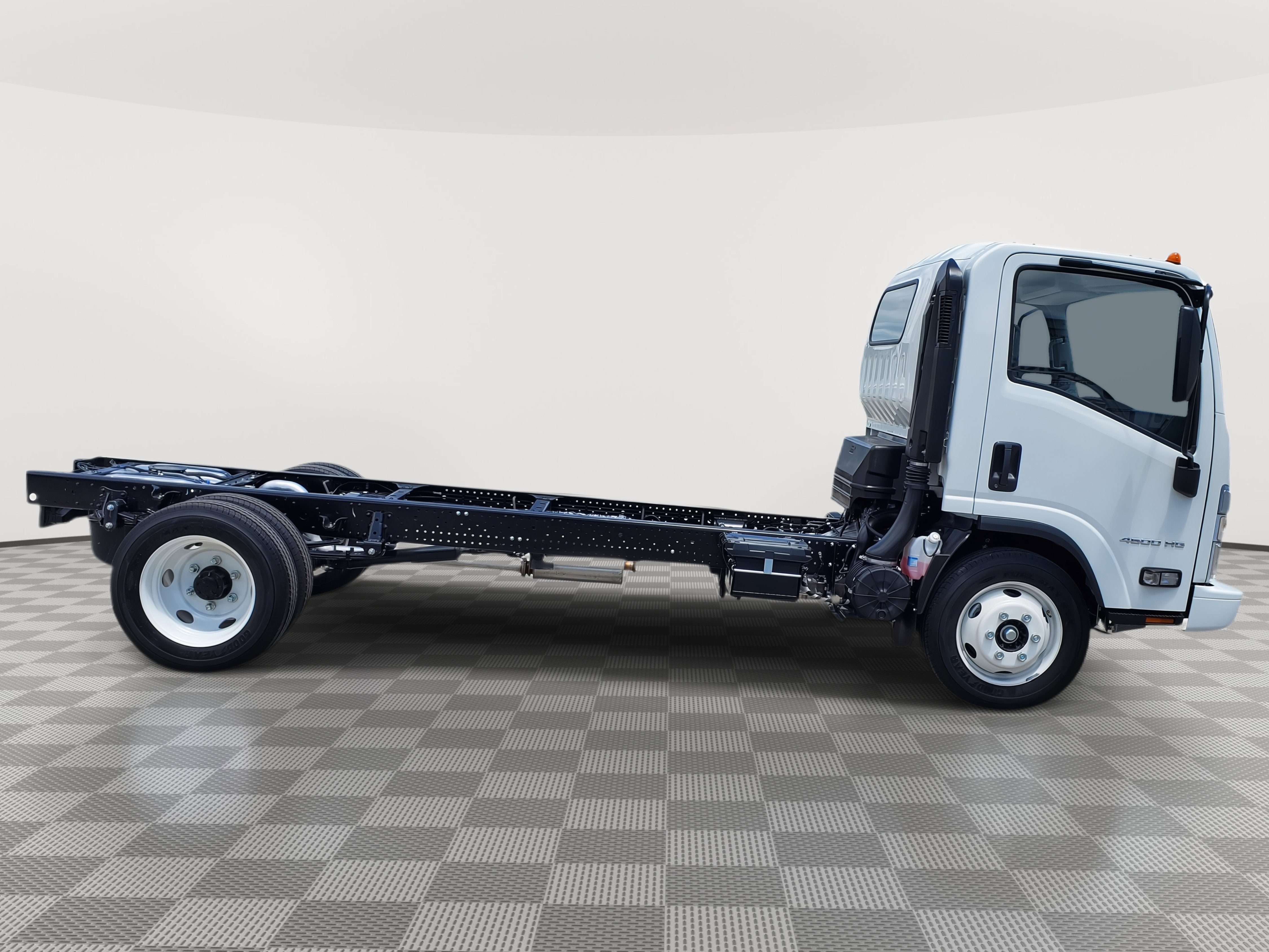 2025 Chevrolet Low Cab Forward 4500 Base