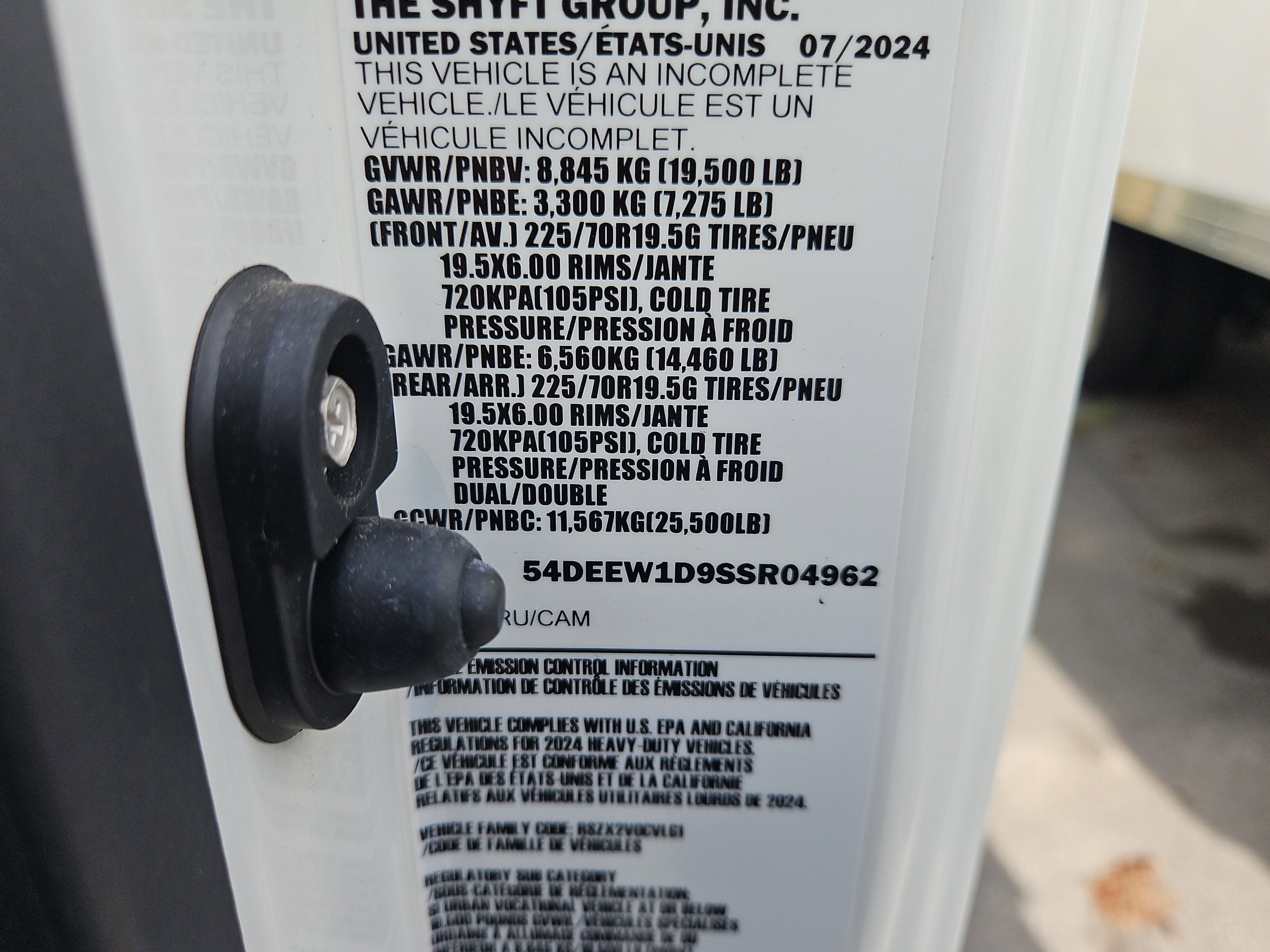 2025 Chevrolet Low Cab Forward 5500 XG Base