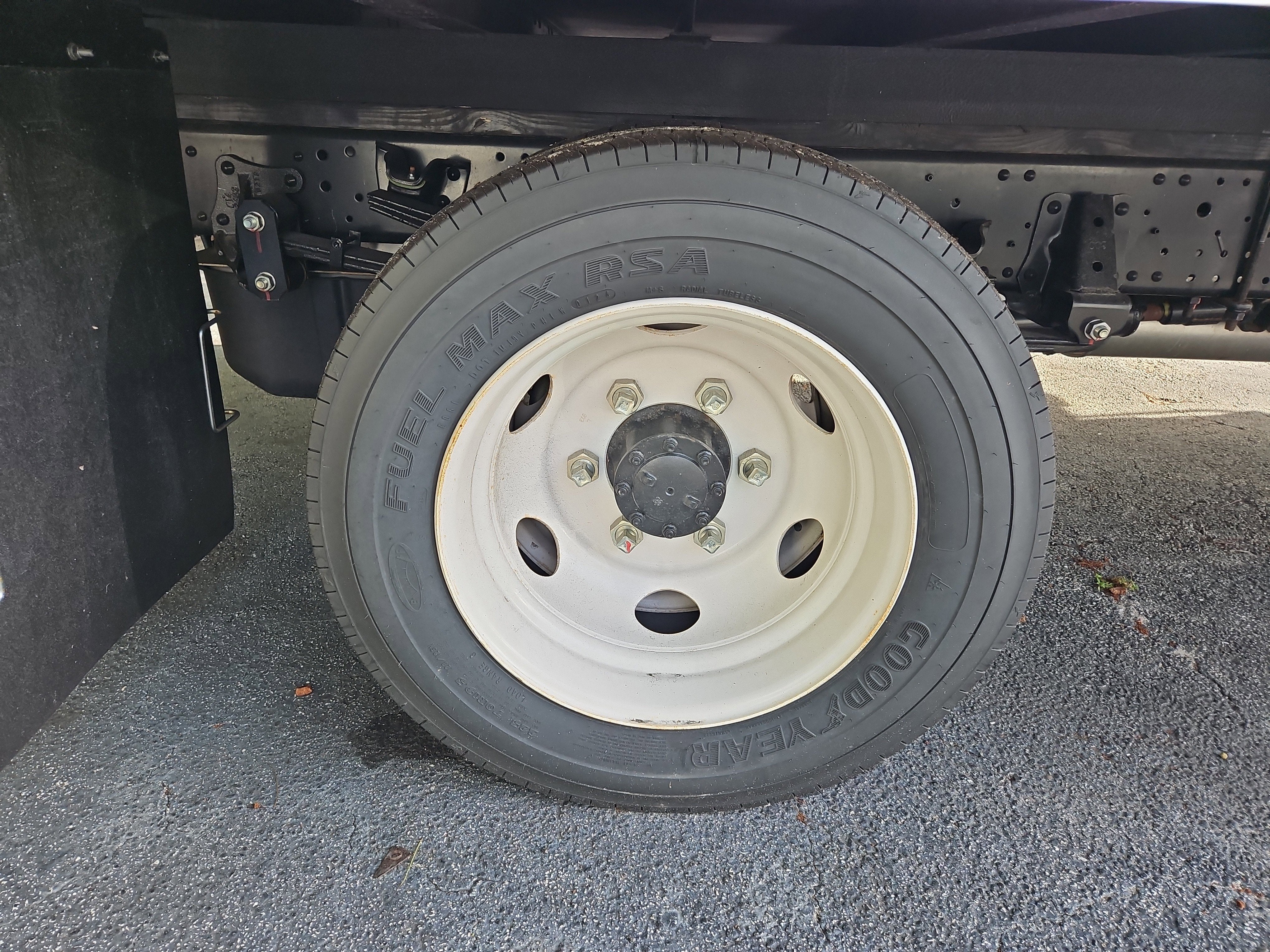 2025 Chevrolet Low Cab Forward 5500 XG Base