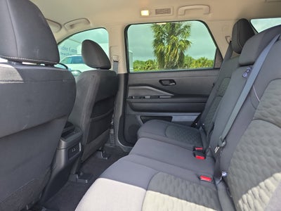 2024 Nissan Pathfinder S