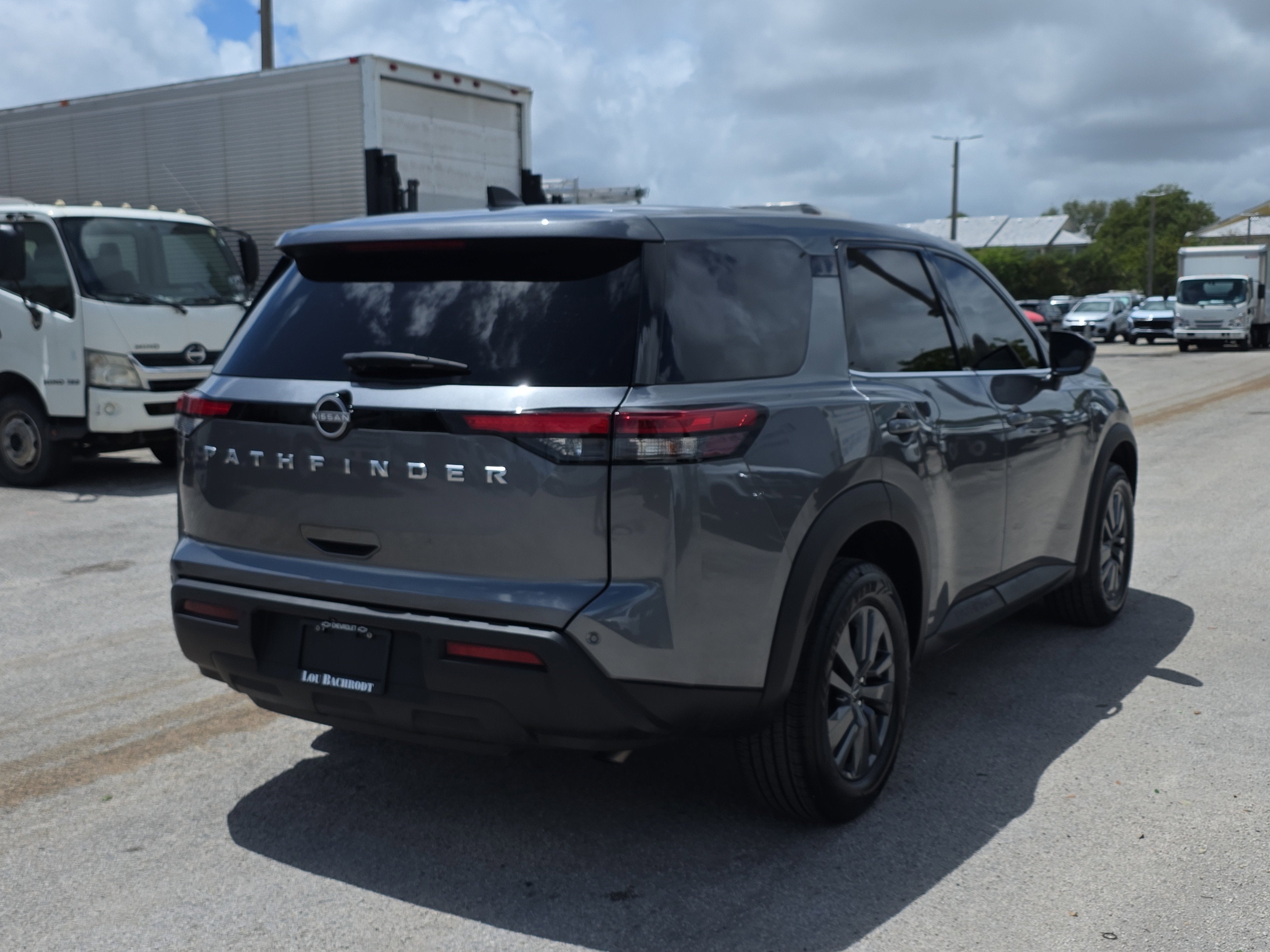 2024 Nissan Pathfinder S