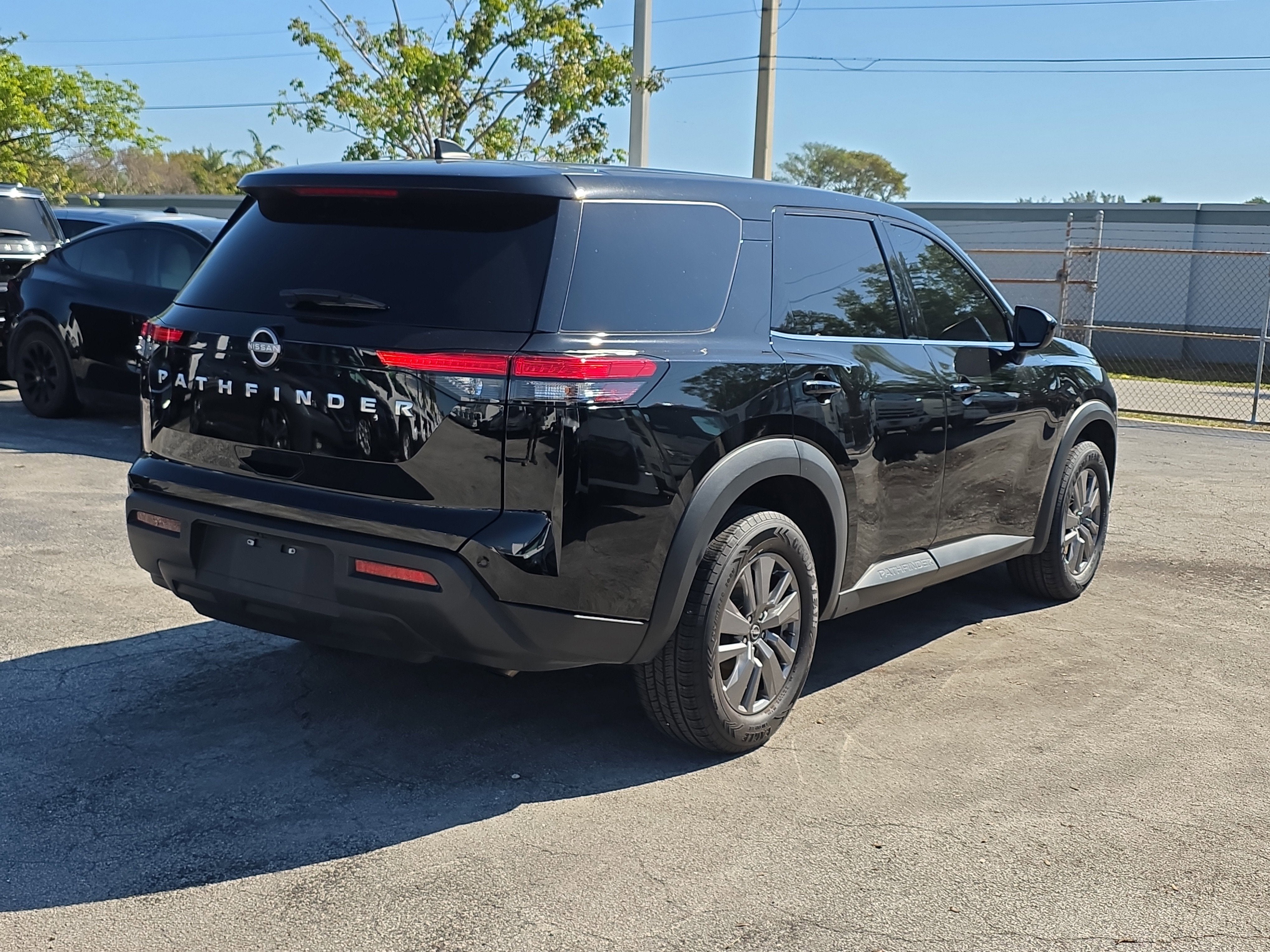 2024 Nissan Pathfinder S