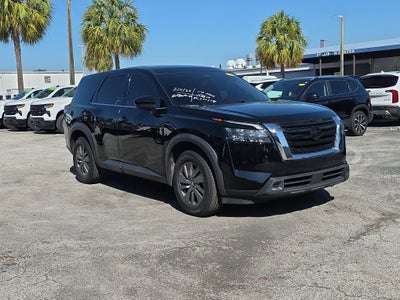 2024 Nissan Pathfinder S