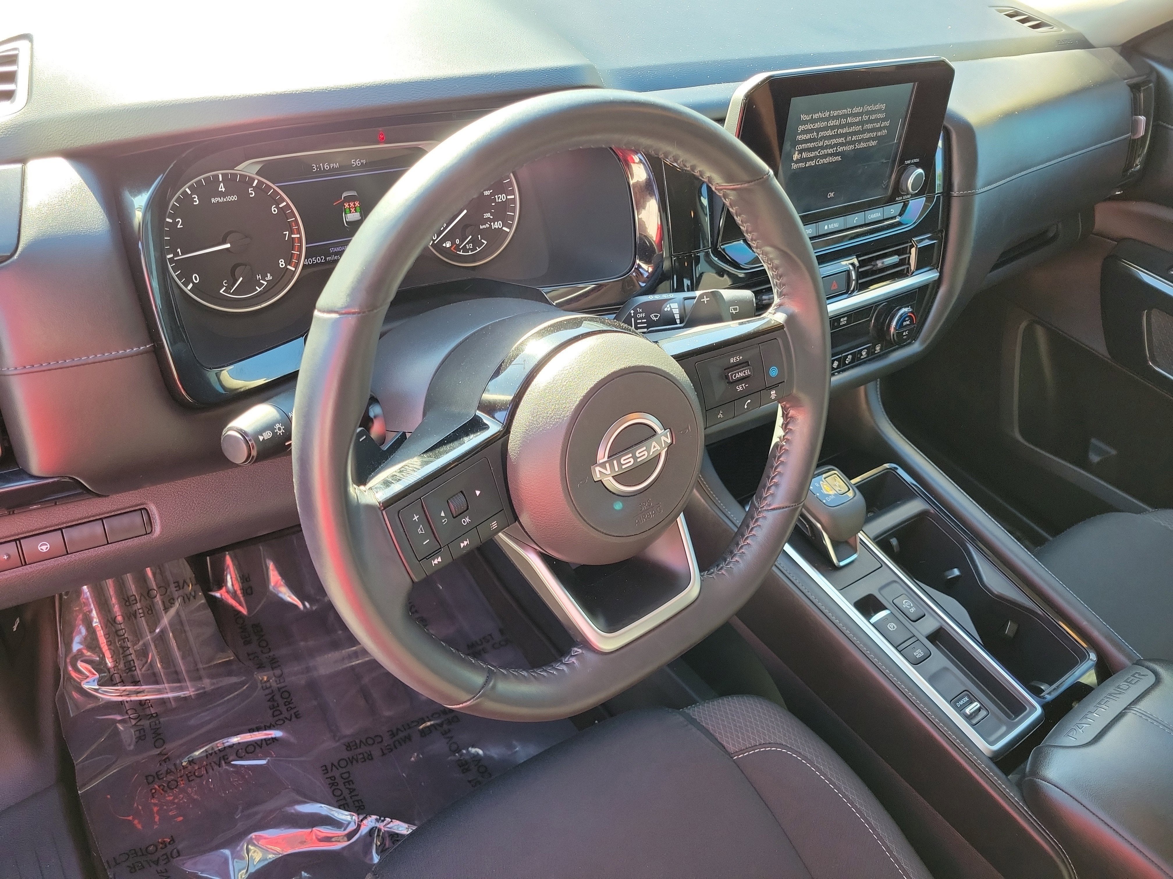 2022 Nissan Pathfinder SV