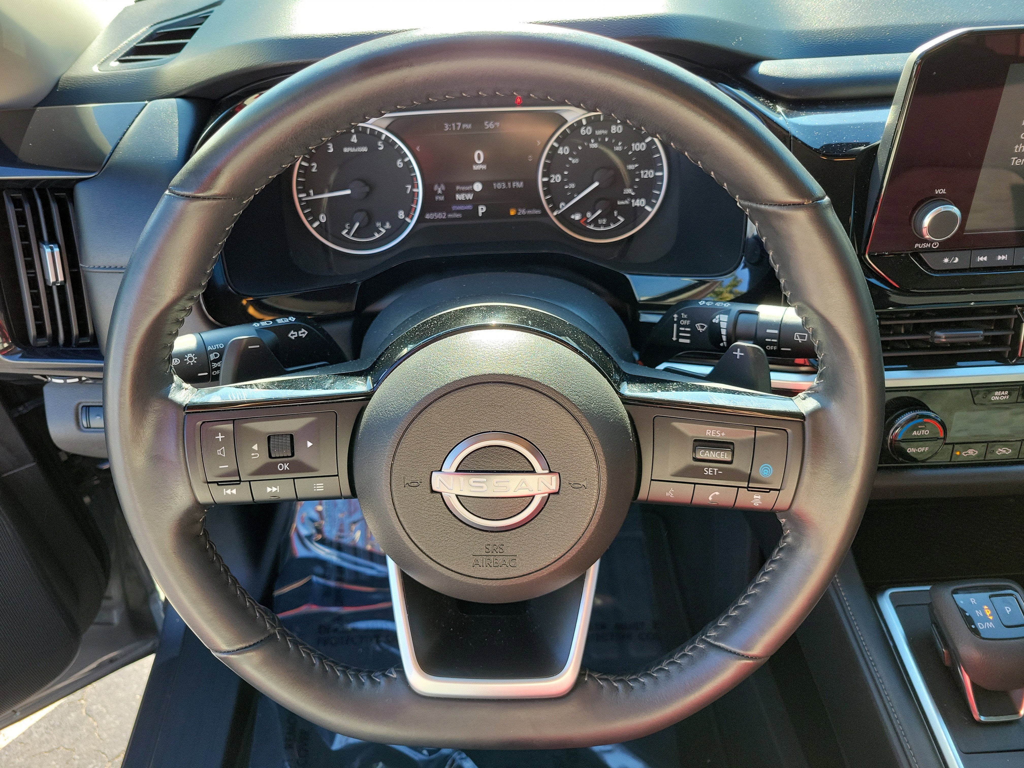 2022 Nissan Pathfinder SV