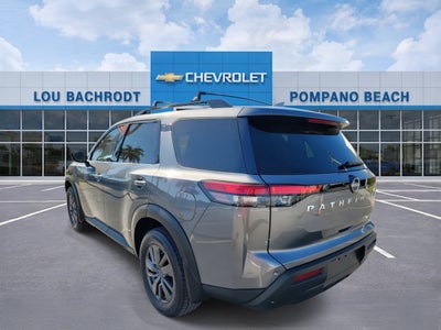 2022 Nissan Pathfinder SV