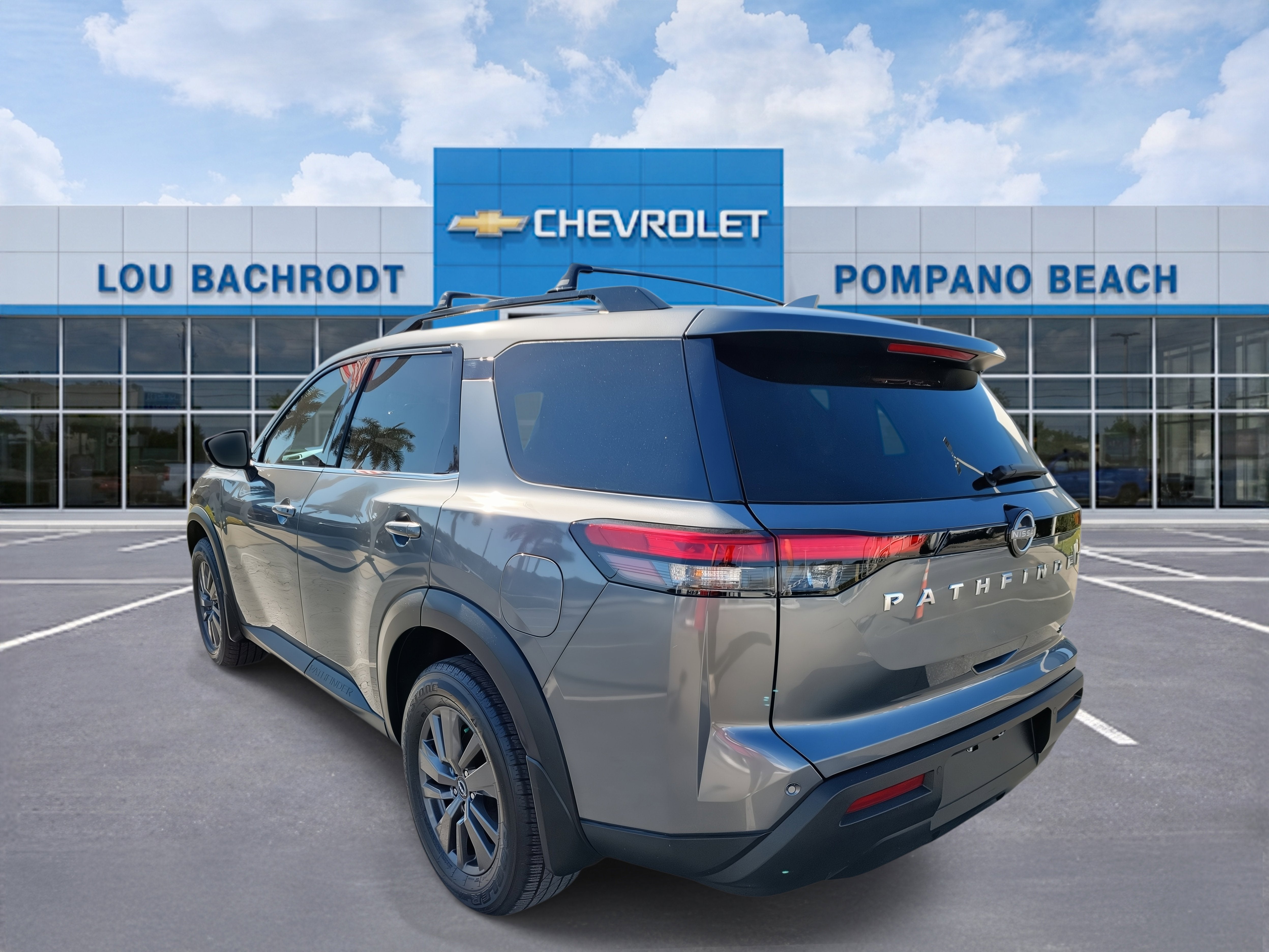 2022 Nissan Pathfinder SV