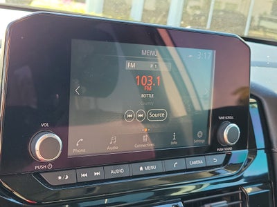 2022 Nissan Pathfinder SV