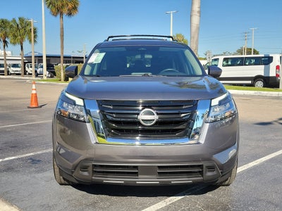 2022 Nissan Pathfinder SV