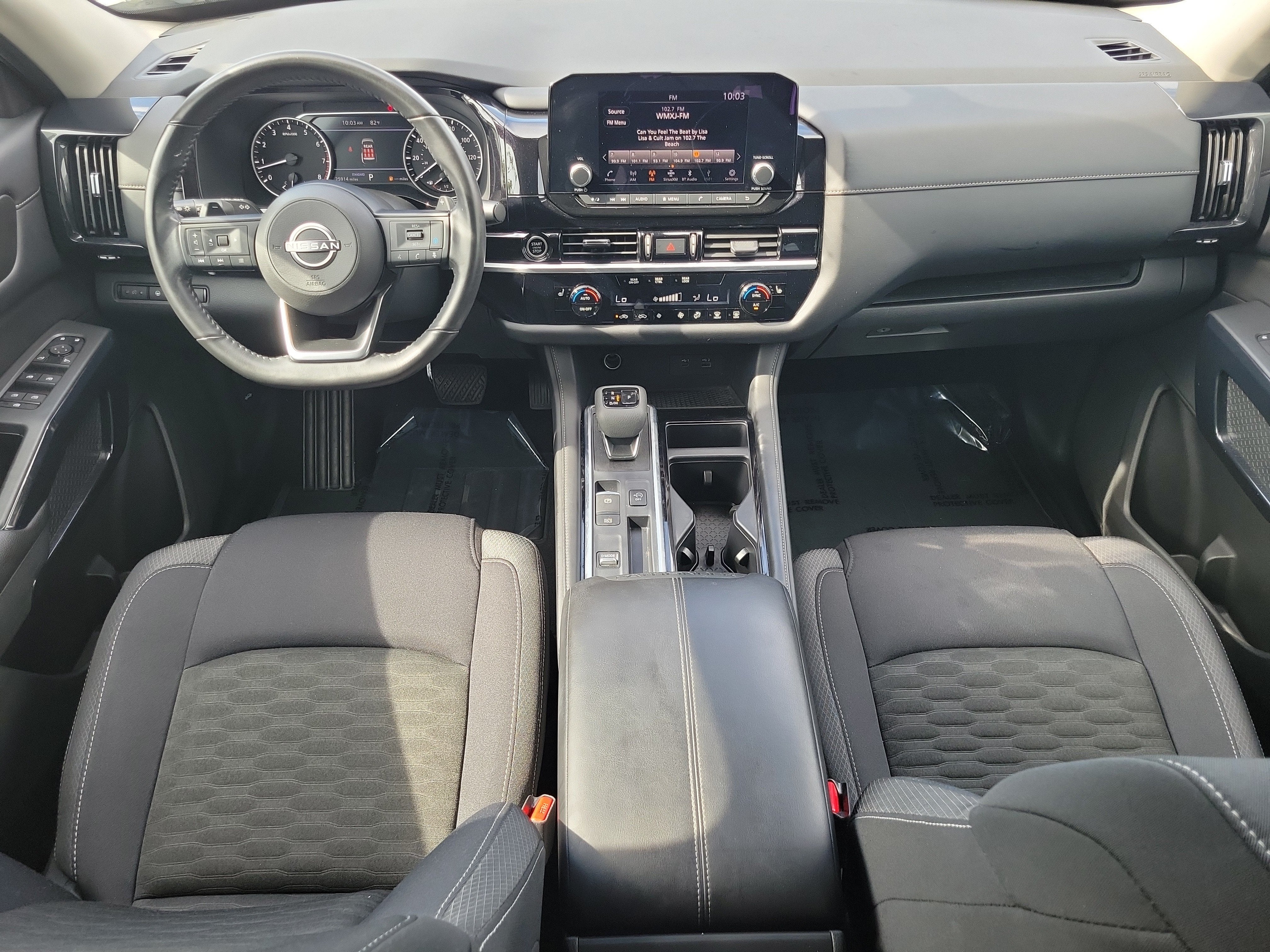 2024 Nissan Pathfinder SV