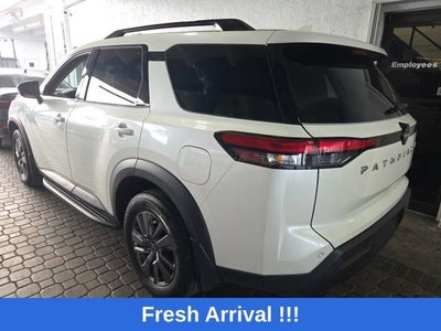 2024 Nissan Pathfinder SV
